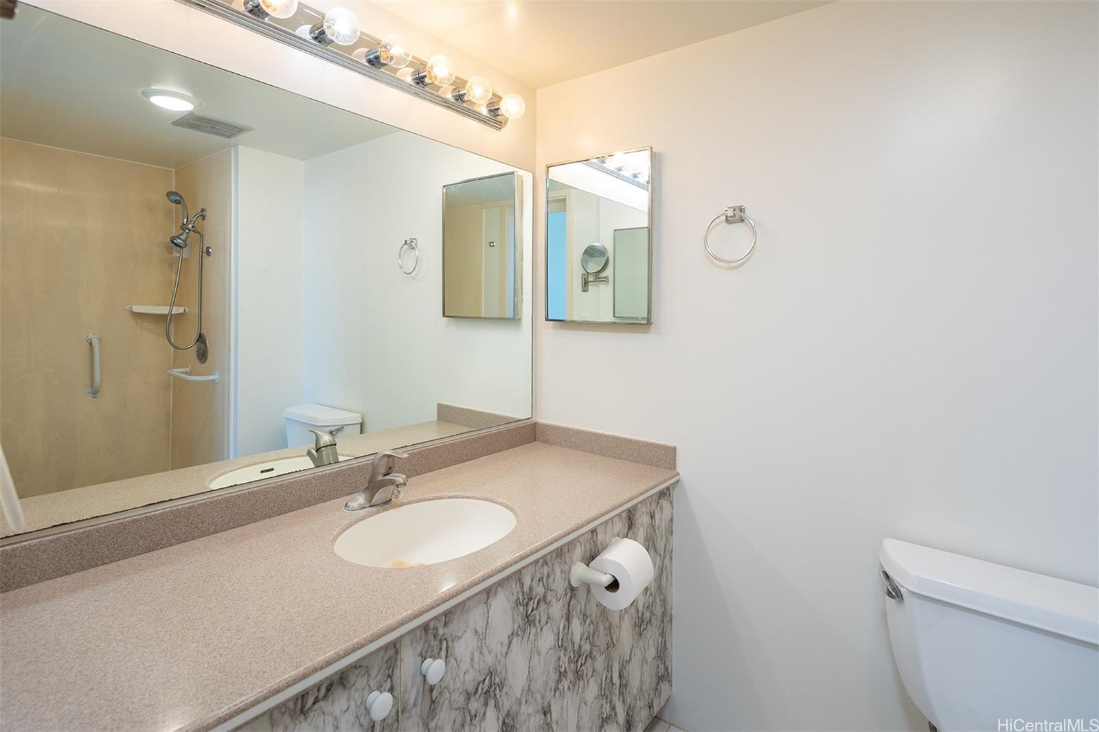 469 Ena Rd Honolulu - Rental - photo 12 of 21