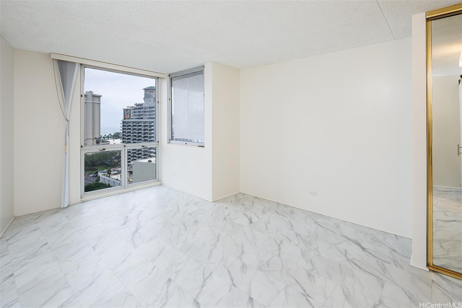 469 Ena Road Honolulu - Rental - photo 14 of 18