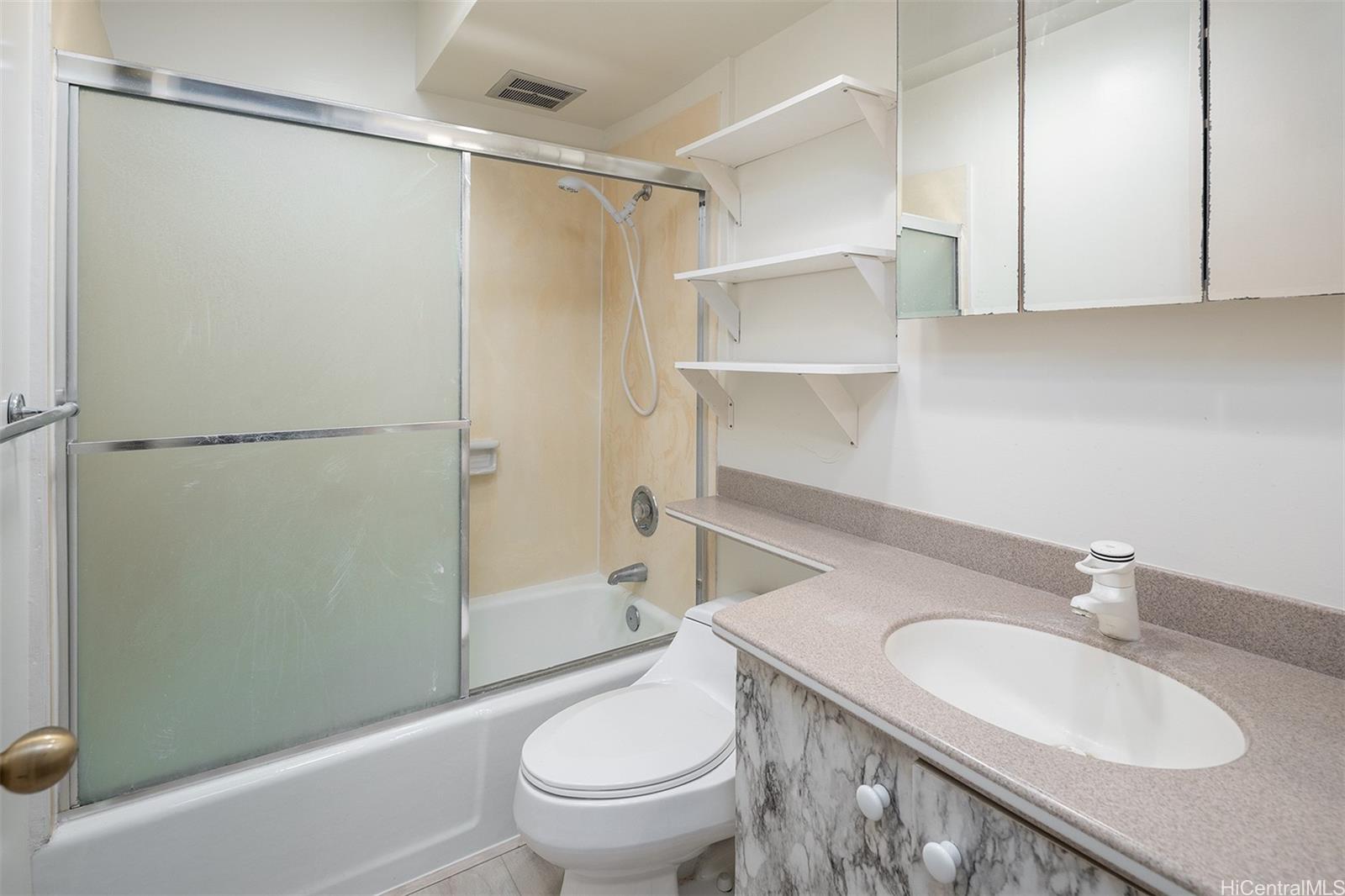 469 Ena Road Honolulu - Rental - photo 15 of 18