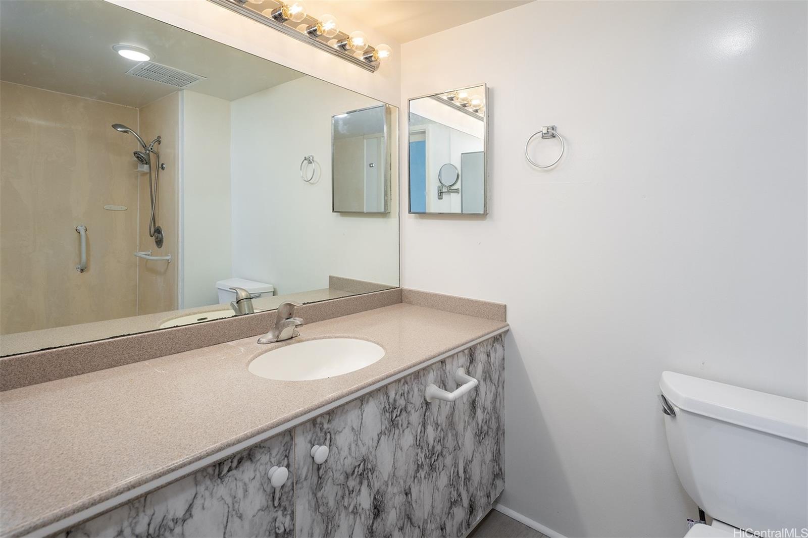 469 Ena Road Honolulu - Rental - photo 16 of 18