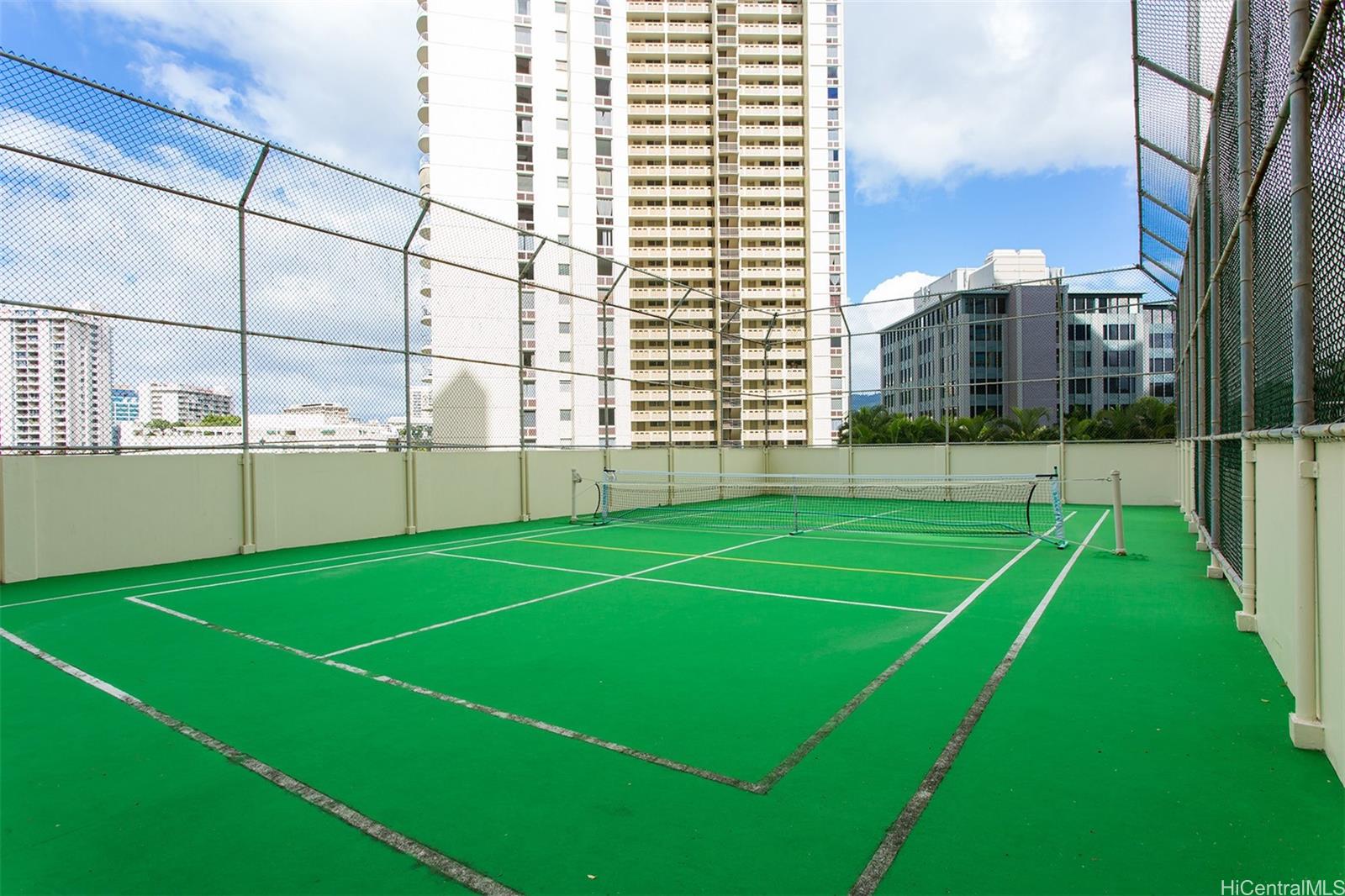 469 Ena Rd Honolulu - Rental - photo 17 of 21