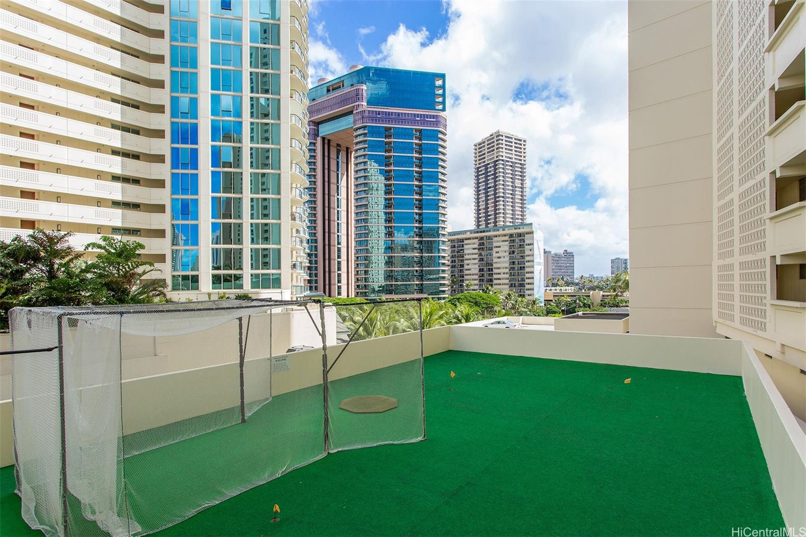 469 Ena Rd Honolulu - Rental - photo 18 of 21