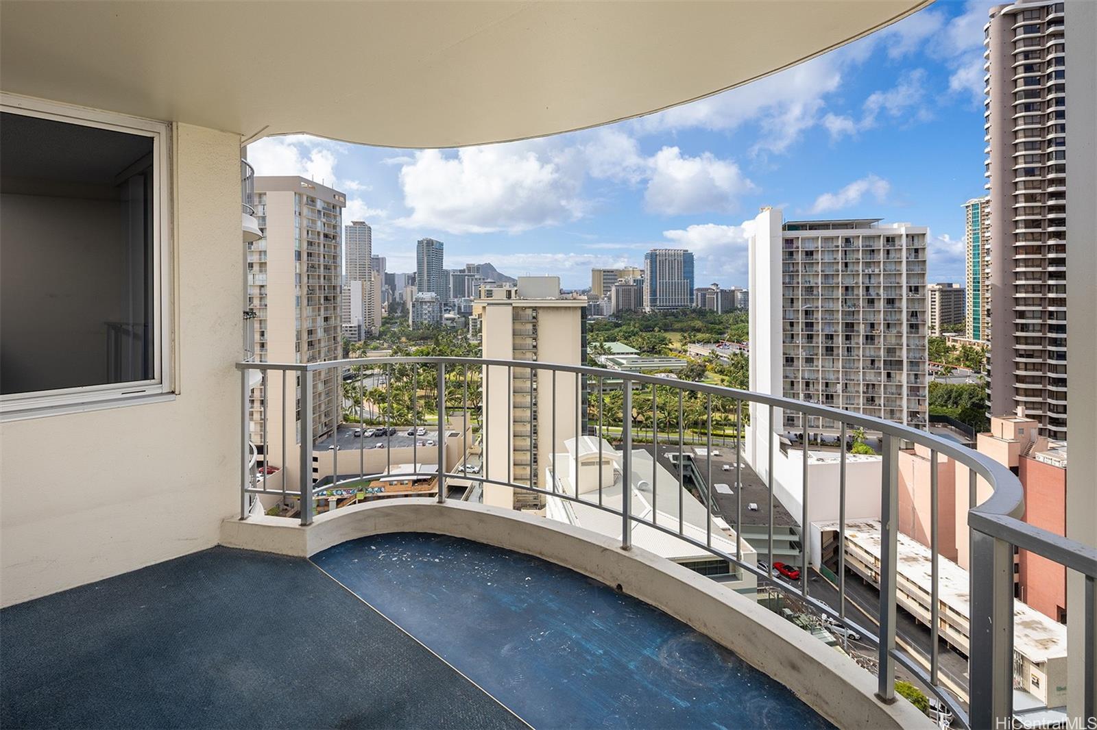 469 Ena Road Honolulu - Rental - photo 4 of 18