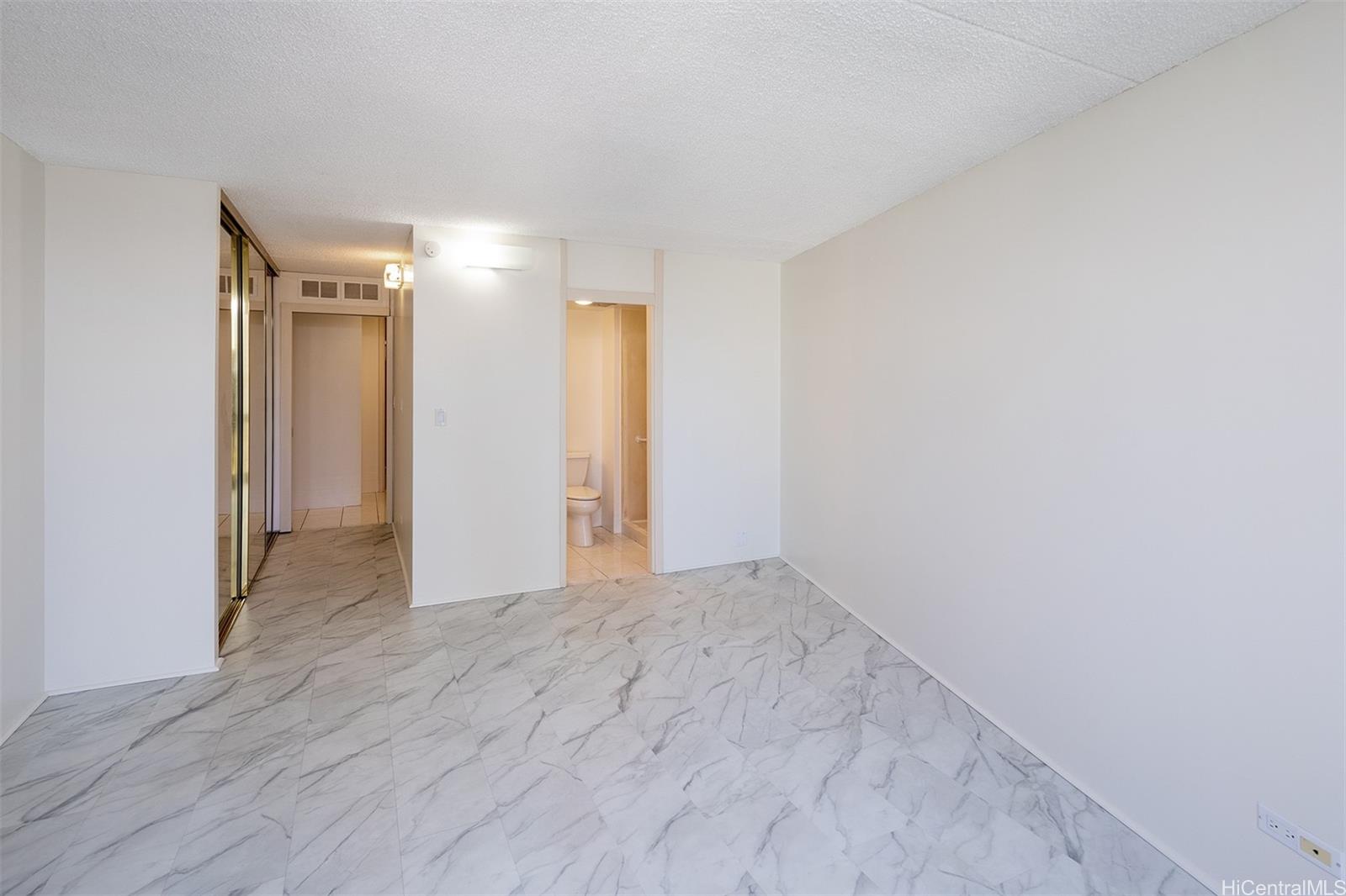 469 Ena Rd Honolulu - Rental - photo 8 of 21