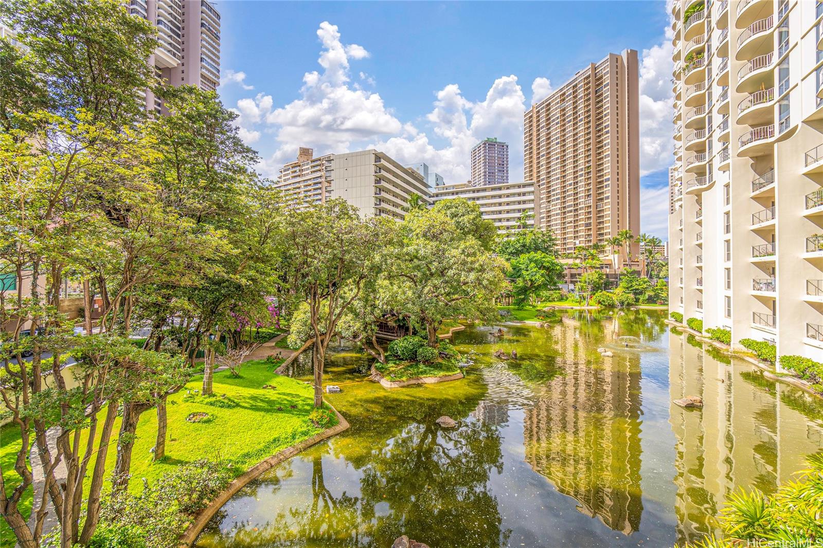 Waipuna condo # 309, Honolulu, Hawaii - photo 3 of 24