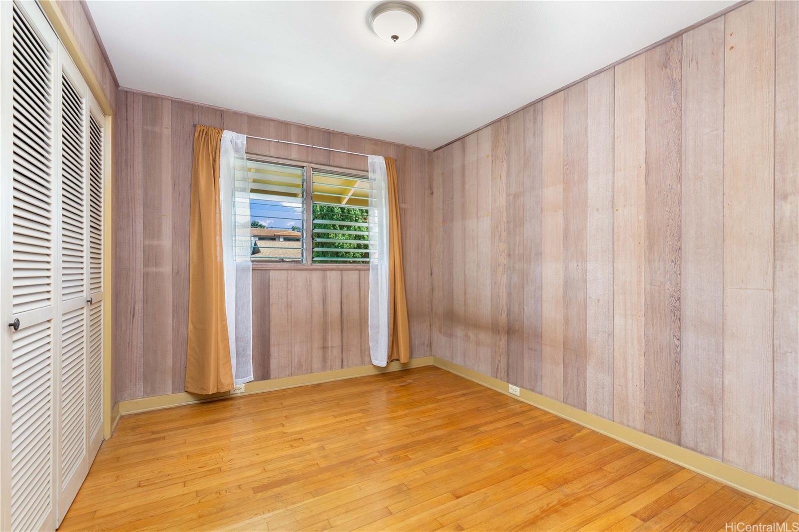 4692  Likini Street Salt Lake, Honolulu home - photo 11 of 21