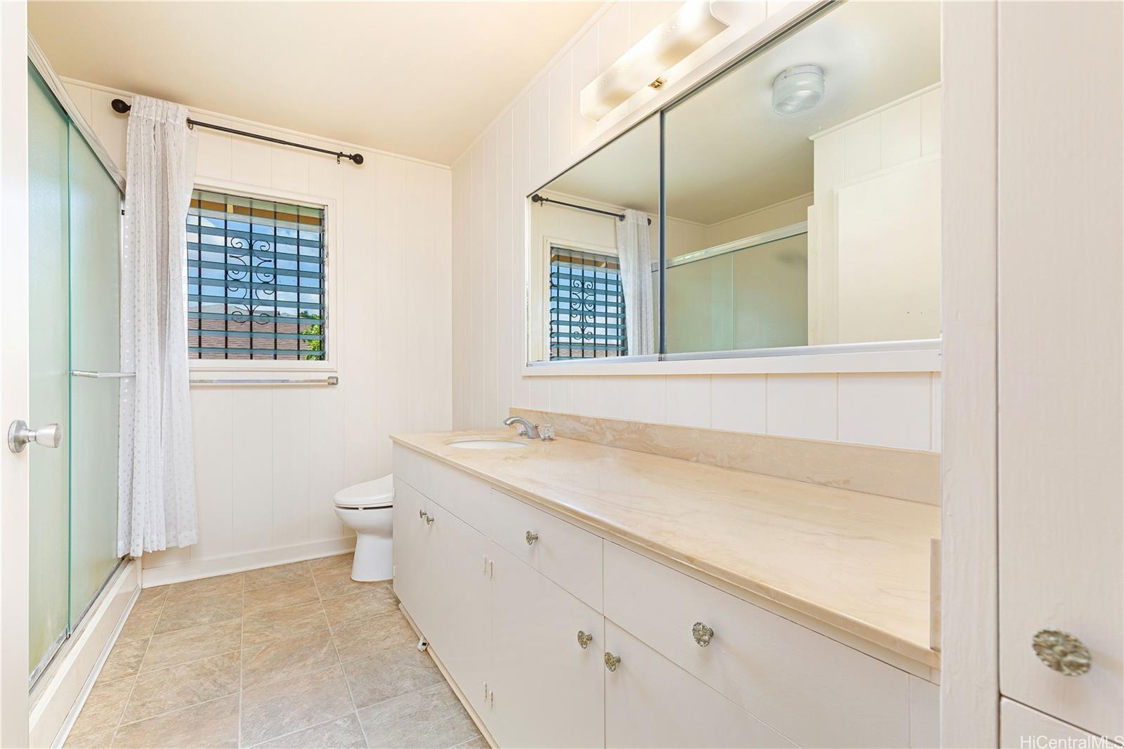 4692  Likini Street Salt Lake, Honolulu home - photo 12 of 21