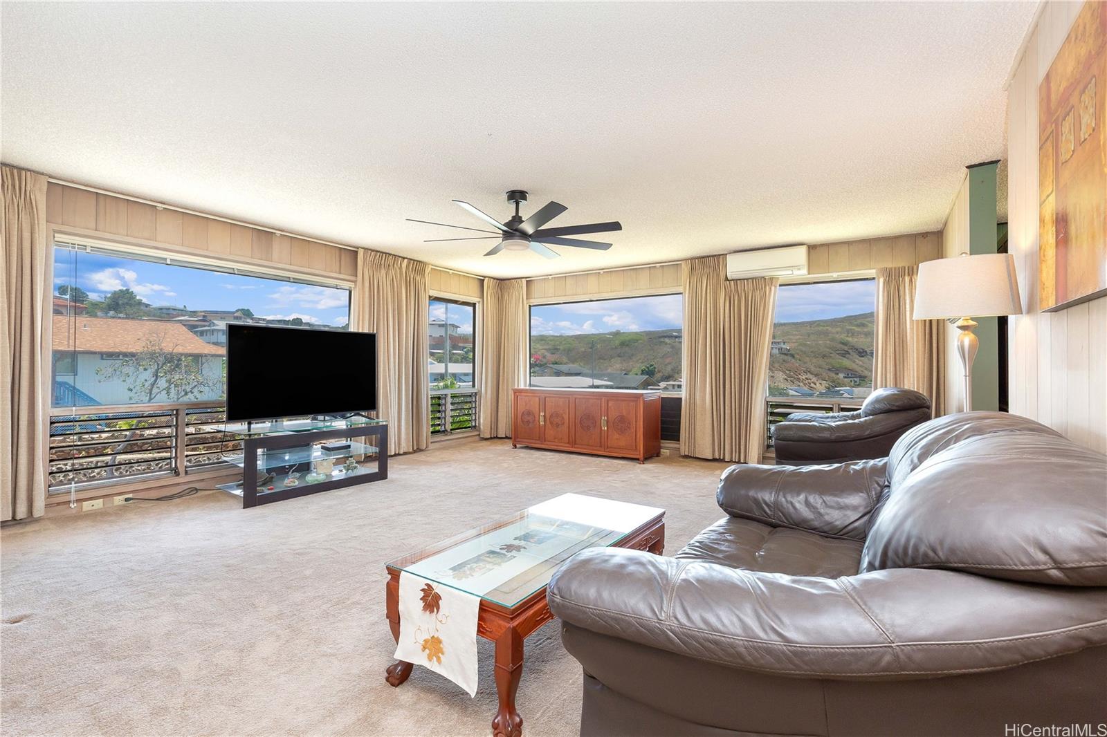 4692  Likini Street Salt Lake, Honolulu home - photo 3 of 21