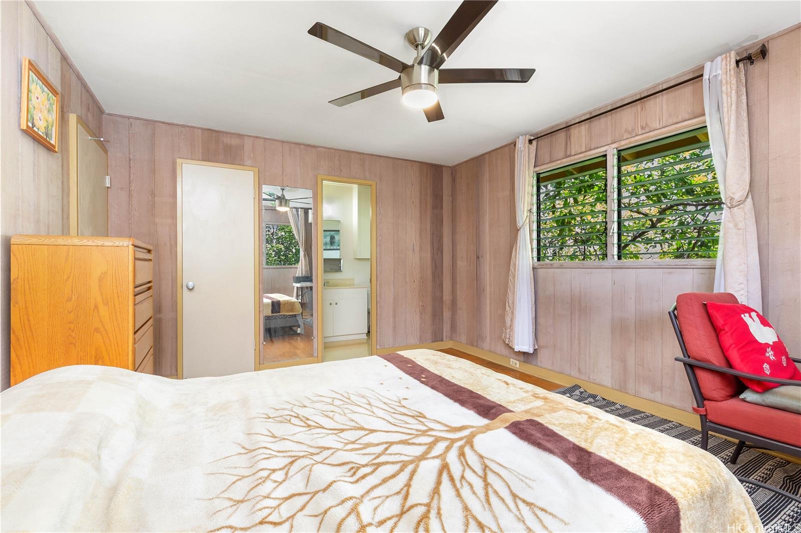 4692  Likini Street Salt Lake, Honolulu home - photo 8 of 21