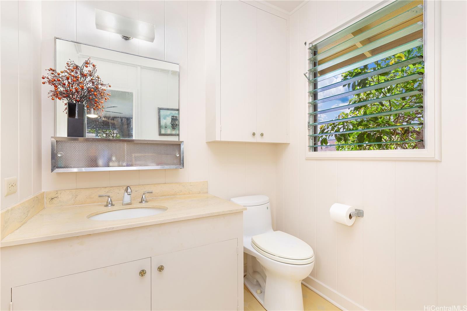 4692  Likini Street Salt Lake, Honolulu home - photo 9 of 21