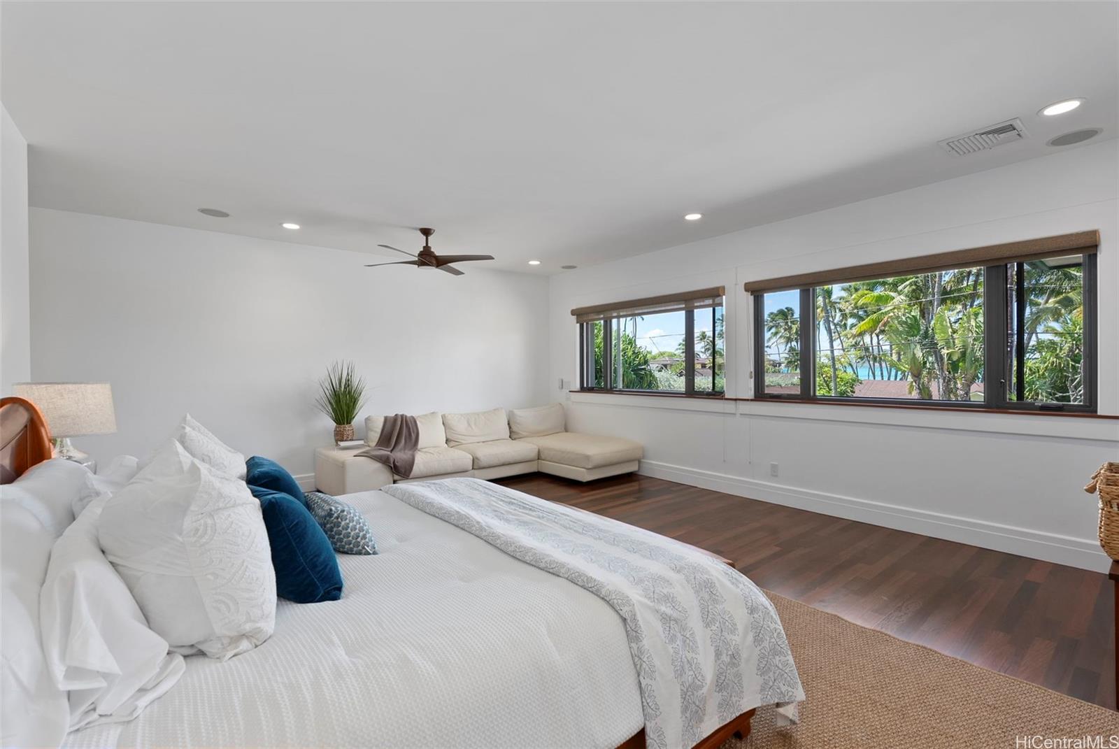 47  Kaapuni Drive Beachside, Kailua home - photo 16 of 25