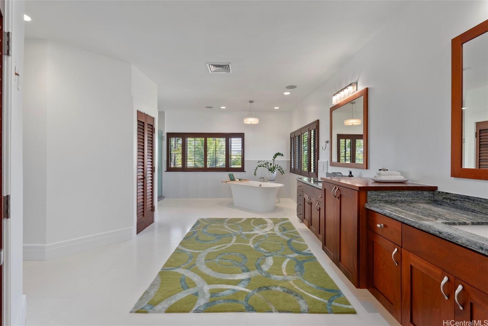 47  Kaapuni Drive Beachside, Kailua home - photo 17 of 25