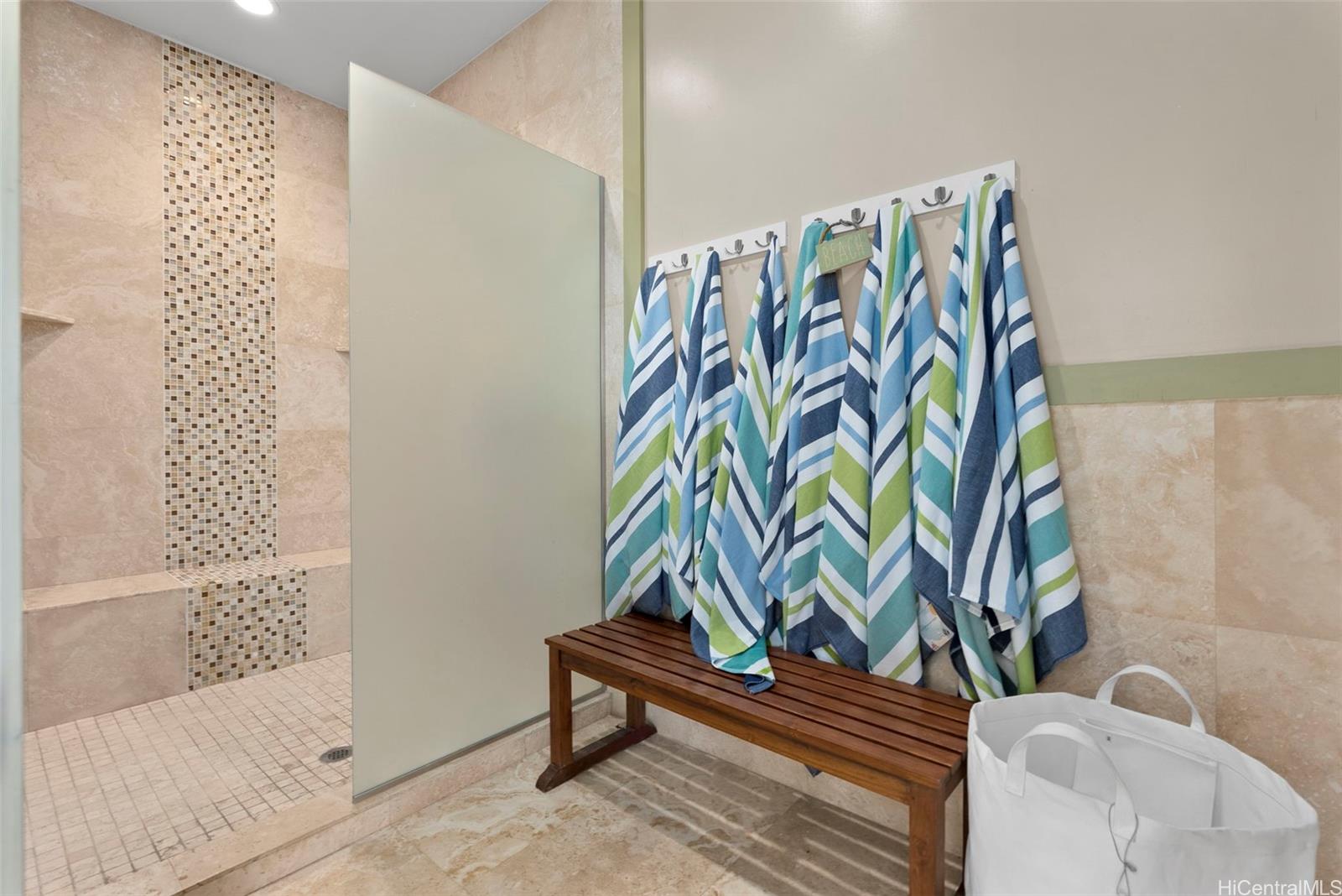 47  Kaapuni Drive Beachside, Kailua home - photo 23 of 25