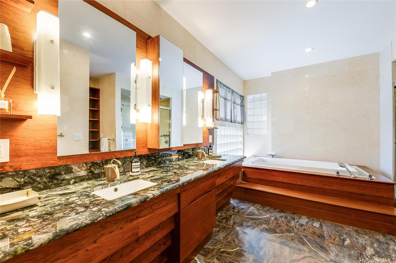 47  Kailuana Place Beachside, Kailua home - photo 14 of 25