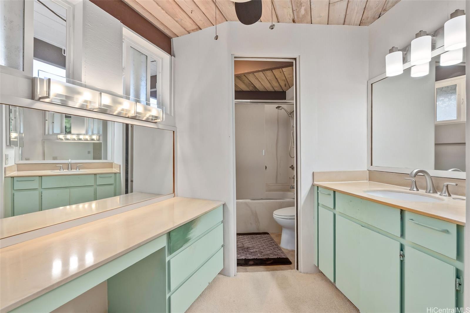 47  Poipu Drive Koko Kai, Hawaii Kai home - photo 21 of 25