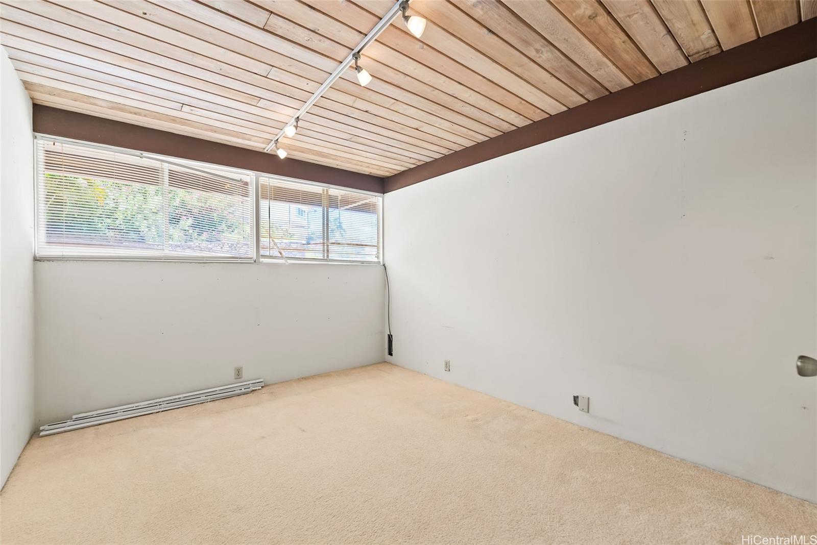 47  Poipu Drive Koko Kai, Hawaii Kai home - photo 22 of 25