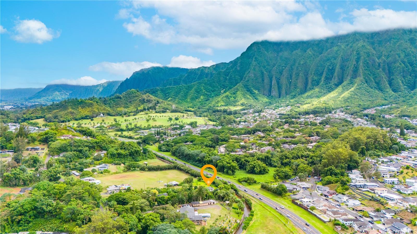 47-050  Okana Road Temple Valley, Kaneohe home - photo 2 of 25