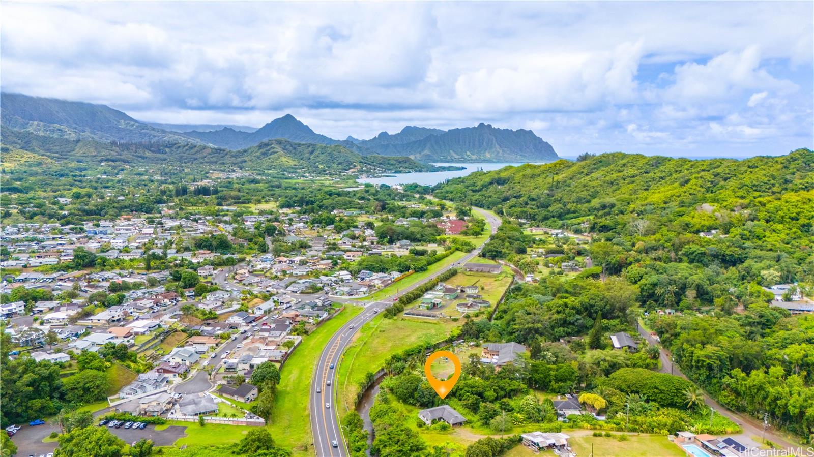 47-050  Okana Road Temple Valley, Kaneohe home - photo 2 of 25