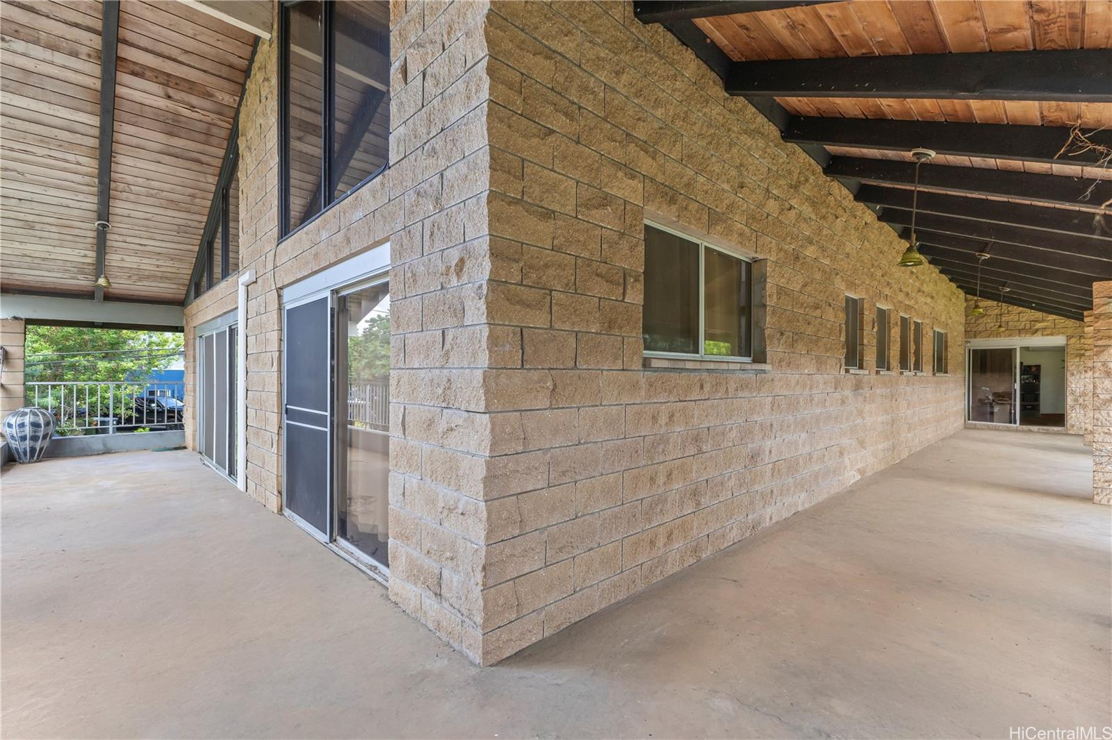 47-062  Okana Place Temple Valley, Kaneohe home - photo 7 of 10