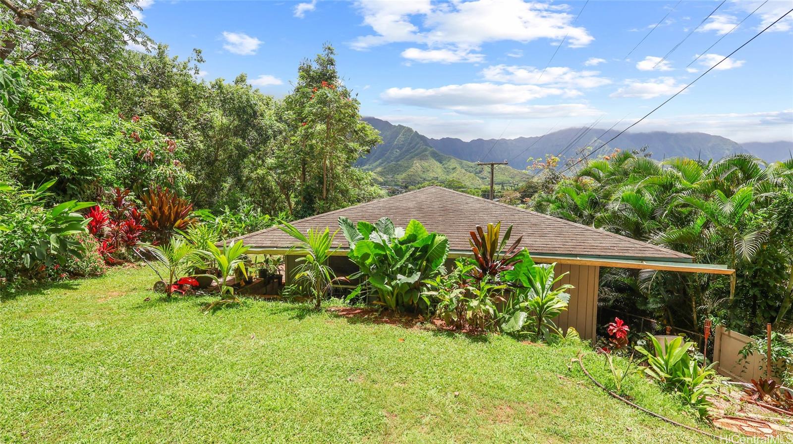 47-139  Okana Road Temple Valley, Kaneohe home - photo 7 of 10