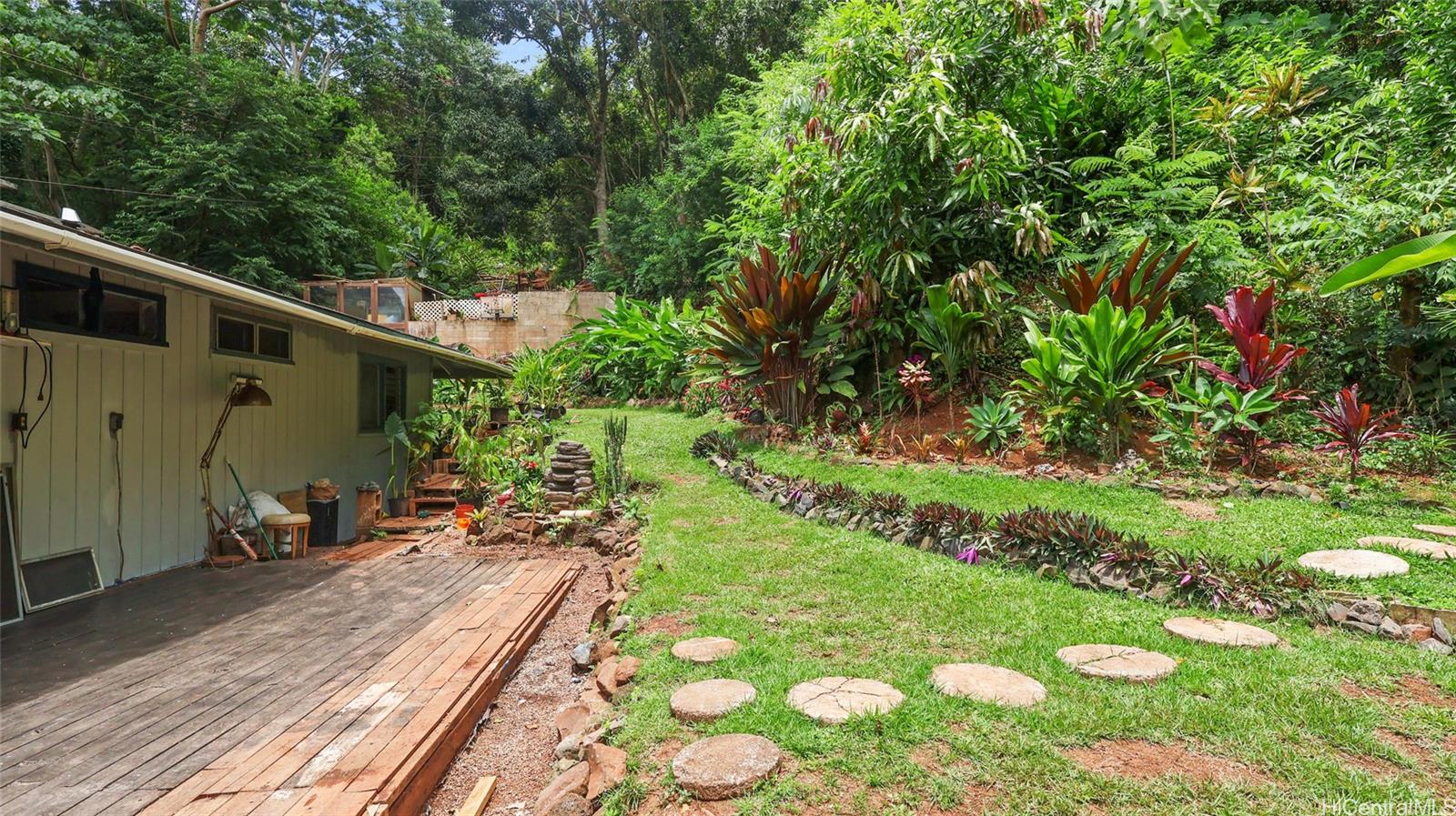 47-139  Okana Road Temple Valley, Kaneohe home - photo 9 of 10