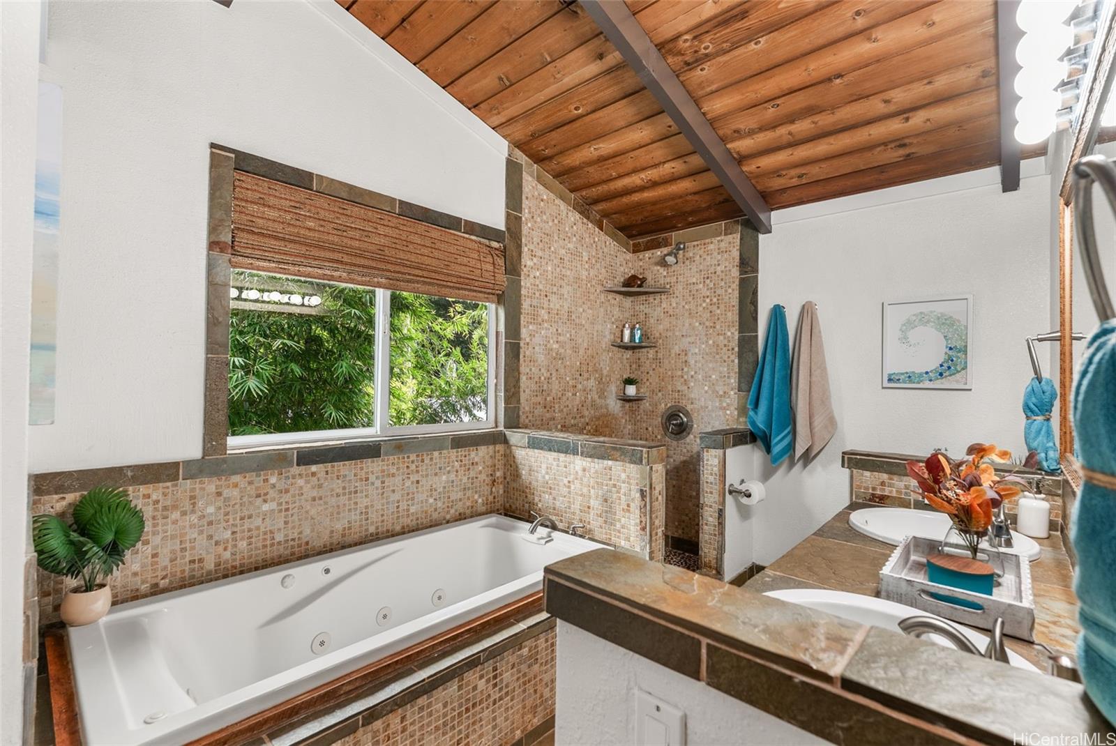 47-323  Mawaena Street Lulani Ocean, Kaneohe home - photo 11 of 25