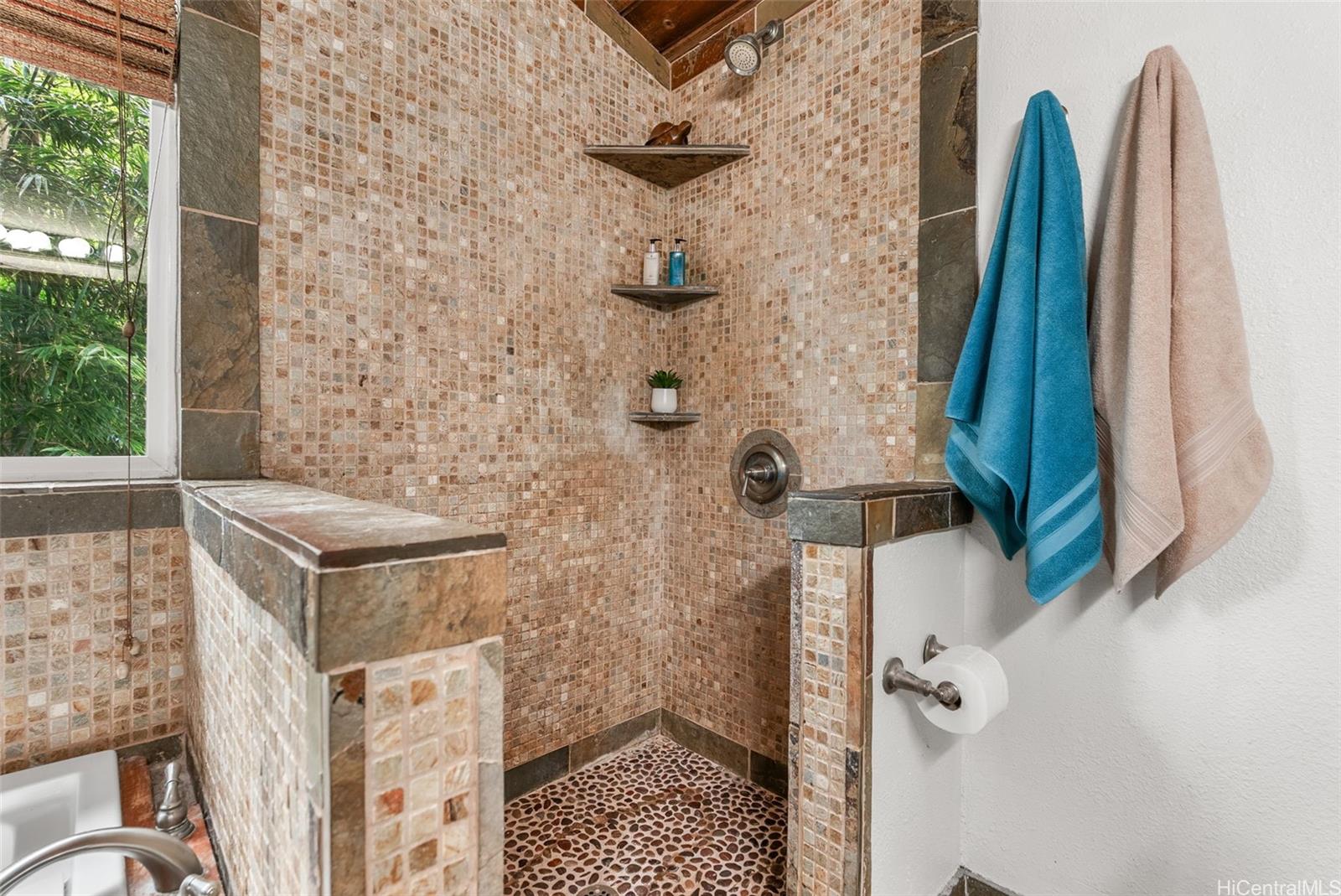 47-323  Mawaena Street Lulani Ocean, Kaneohe home - photo 13 of 25