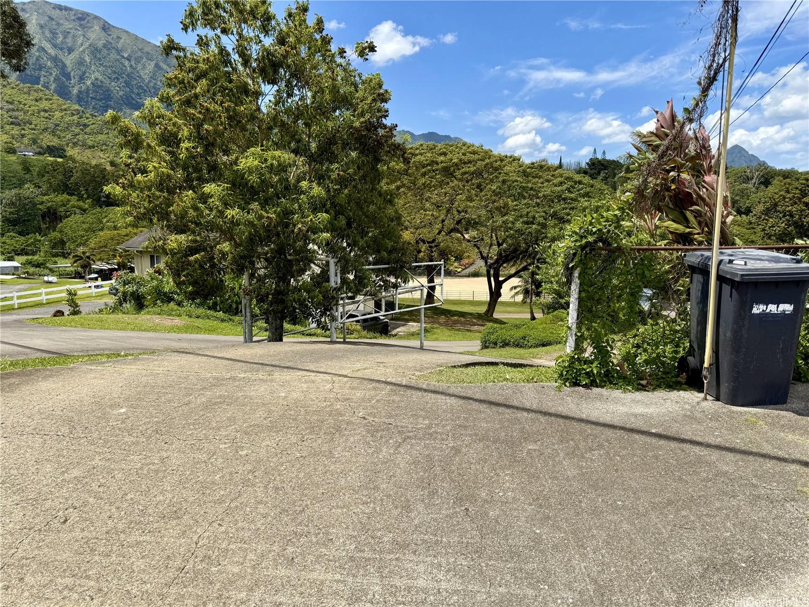 47-351  Waihee Road Waihee, Kaneohe home - photo 2 of 7