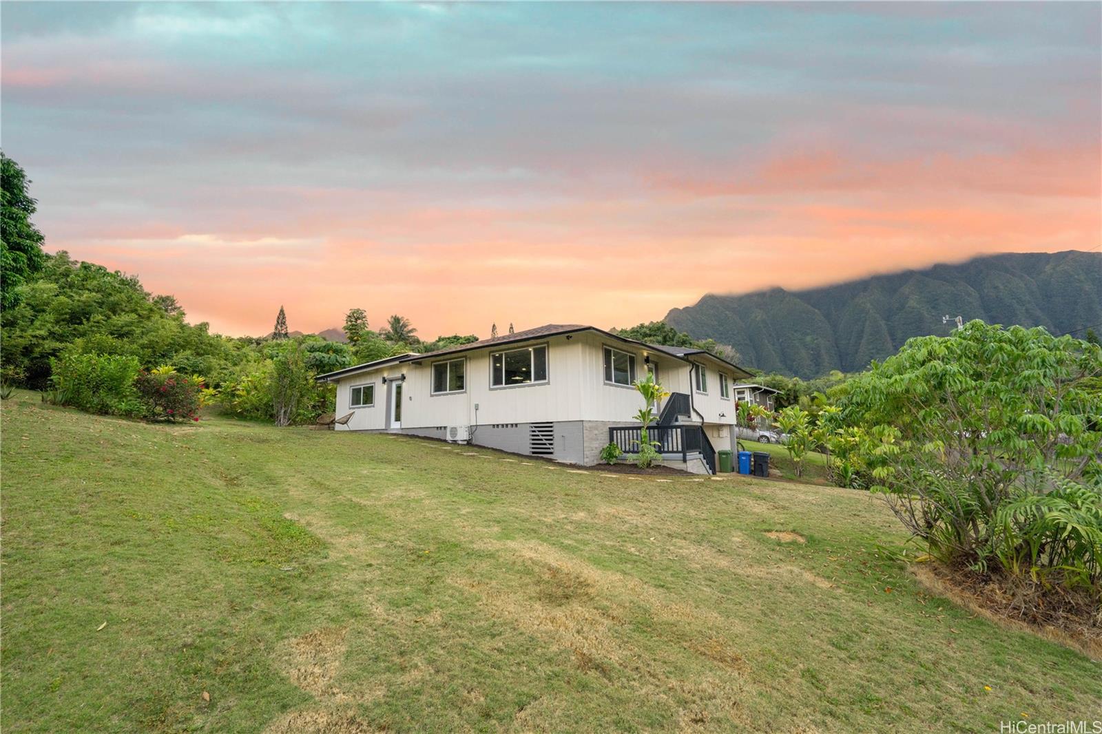 47-358  Mahakea Road Kaalaea, Kaneohe home - photo 2 of 25