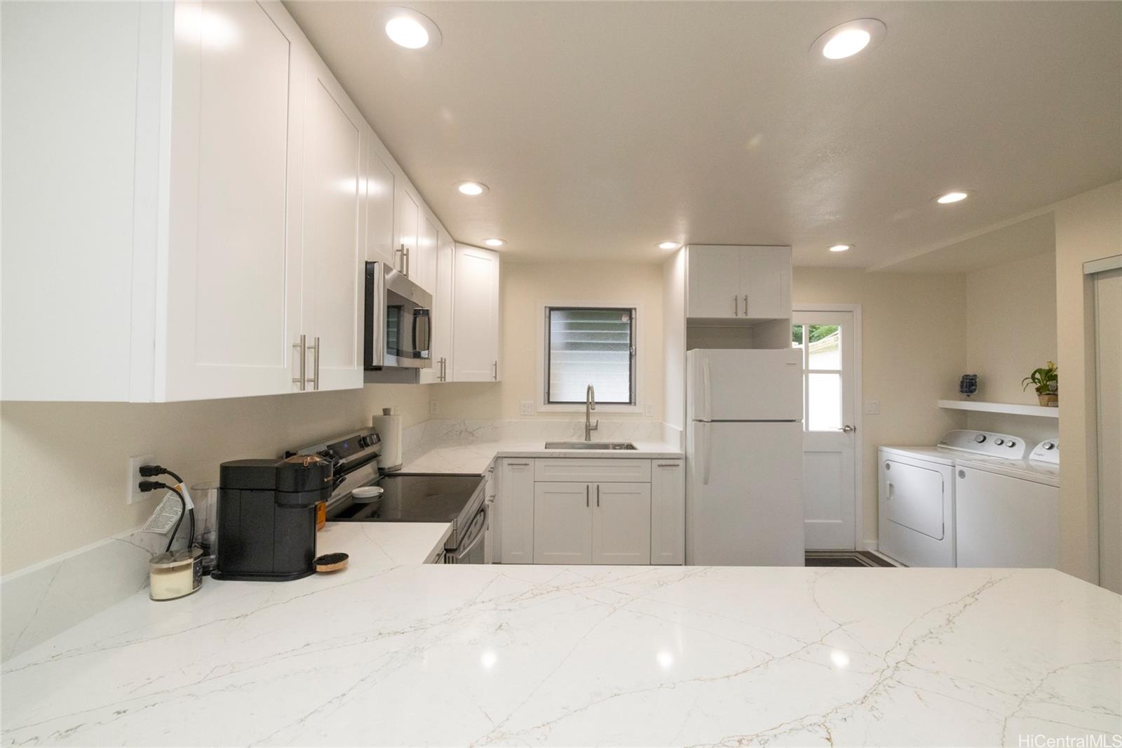 Ahuimanu Gardens 1 condo # 13, Kaneohe, Hawaii - photo 4 of 20