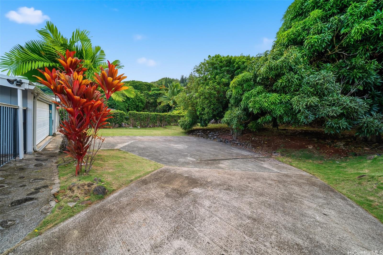 47-402  Kamehameha Hwy Lulani Ocean, Kaneohe home - photo 23 of 25