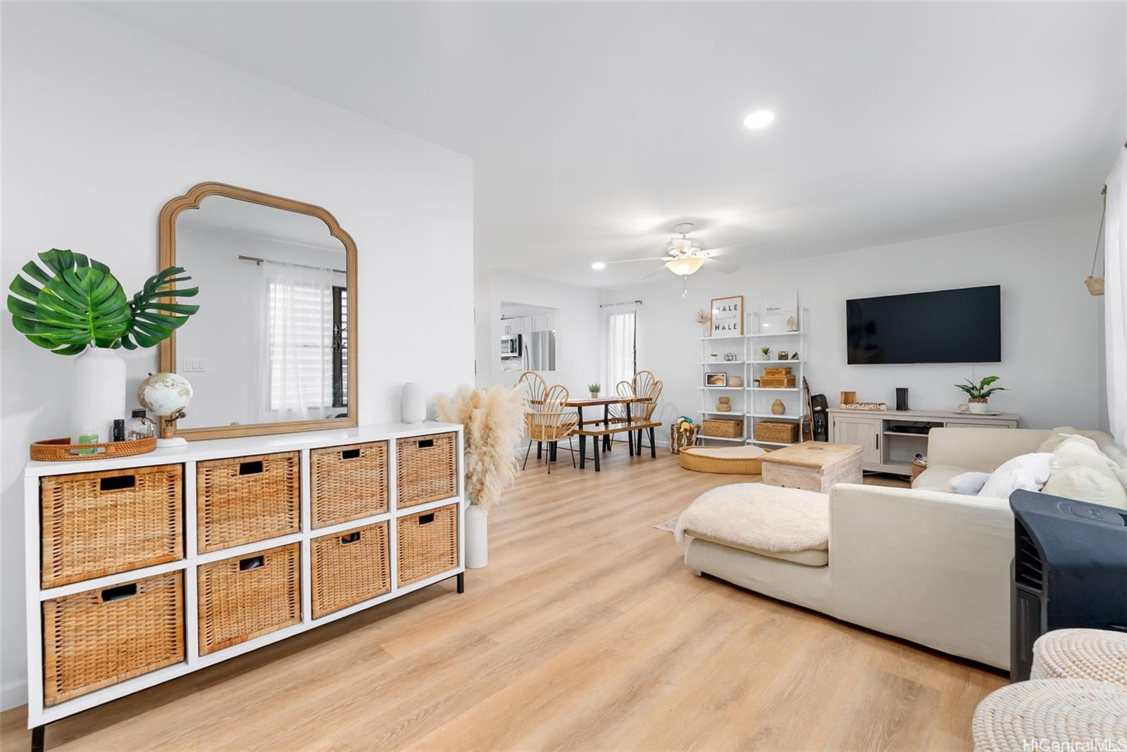 47-403 Hui Iwa Street townhouse # 4, Kaneohe, Hawaii - photo 2 of 25