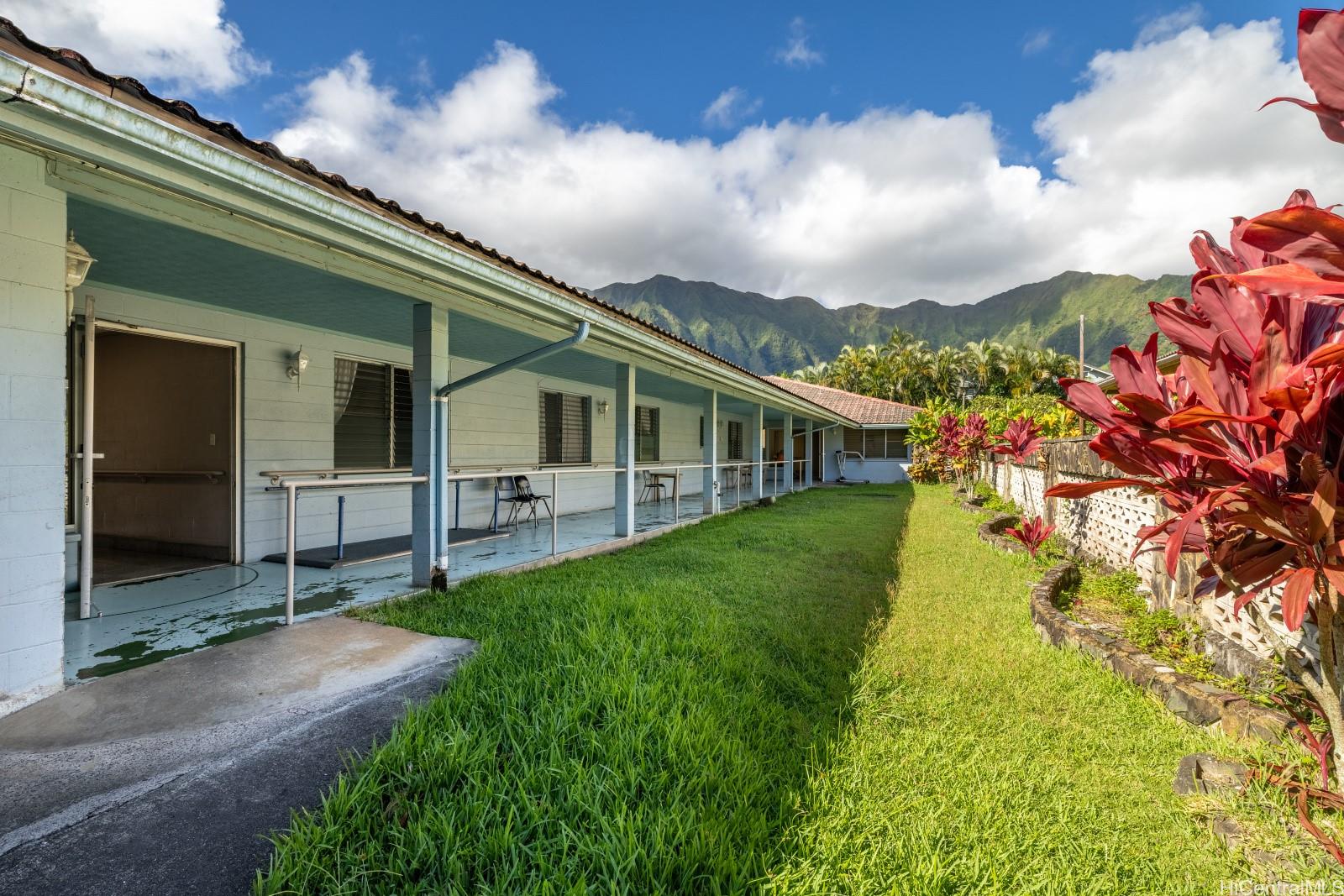 47-410  Ahuimanu Road Ahuimanu Area, Kaneohe home - photo 7 of 25