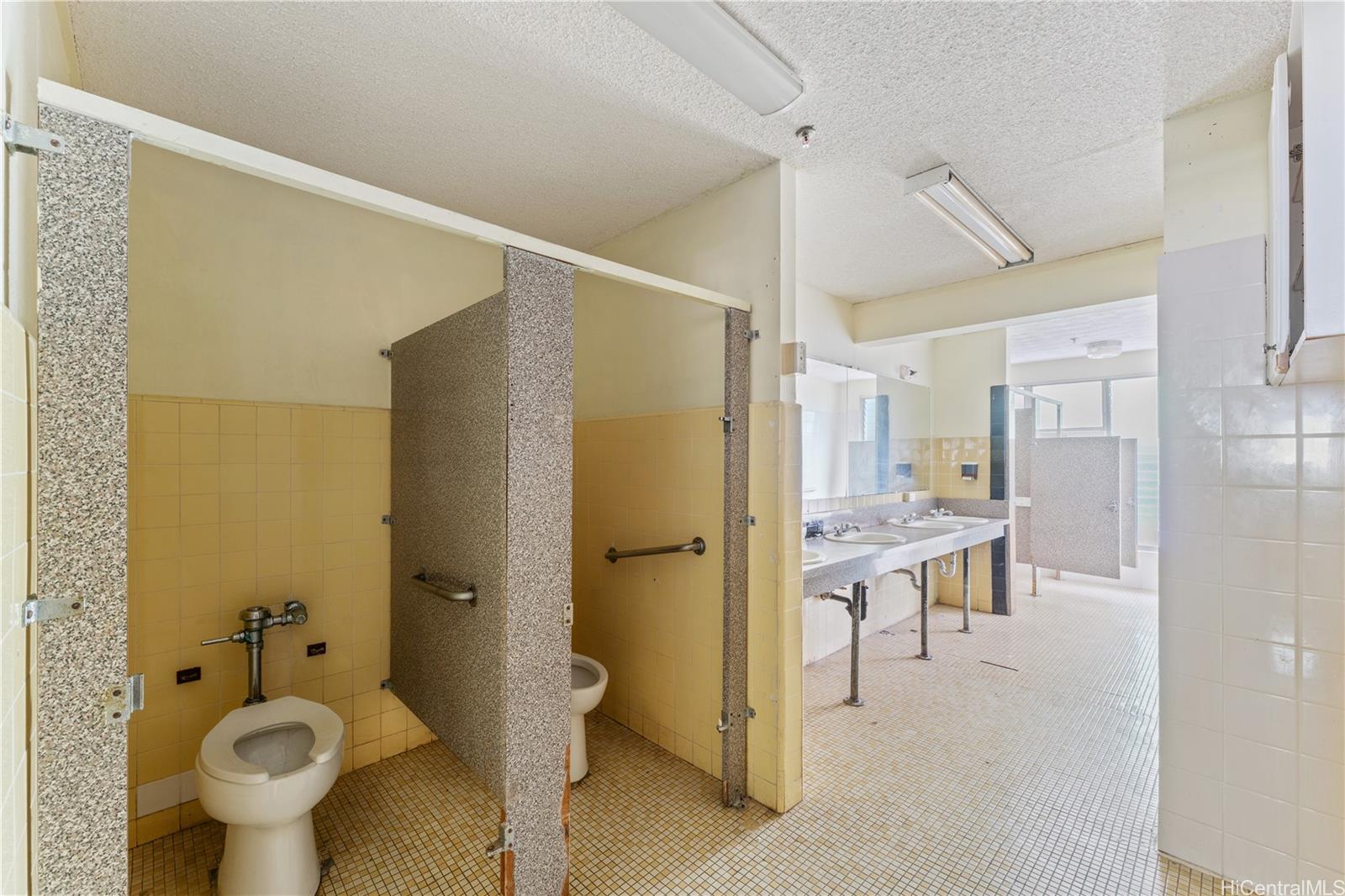 47-410 Ahuimanu Road Kaneohe Oahu commercial real estate photo21 of 25