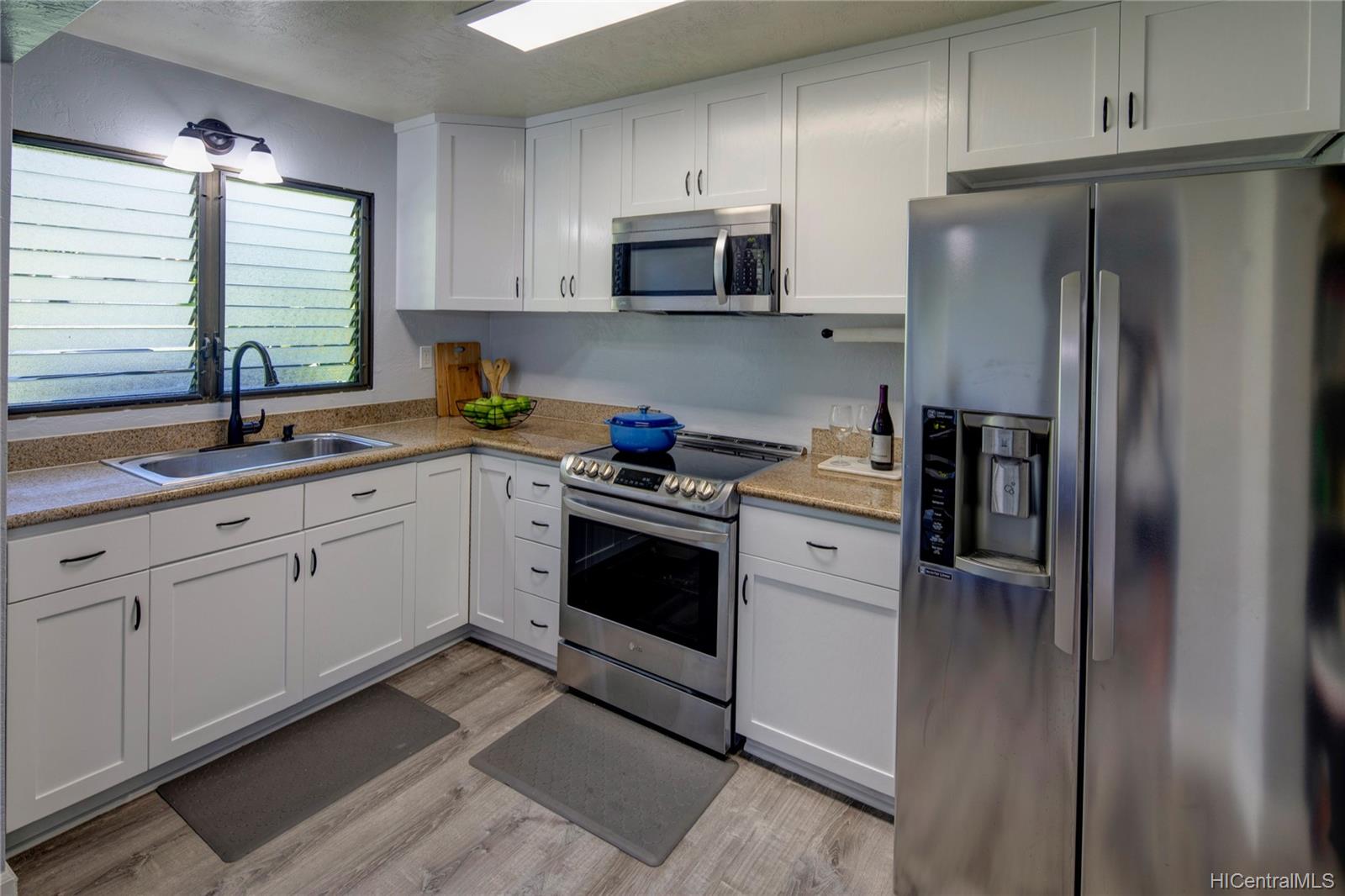 47411 Hui Iwa Street 2, 47411 Hui Iwa Street, Kaneohe Temple