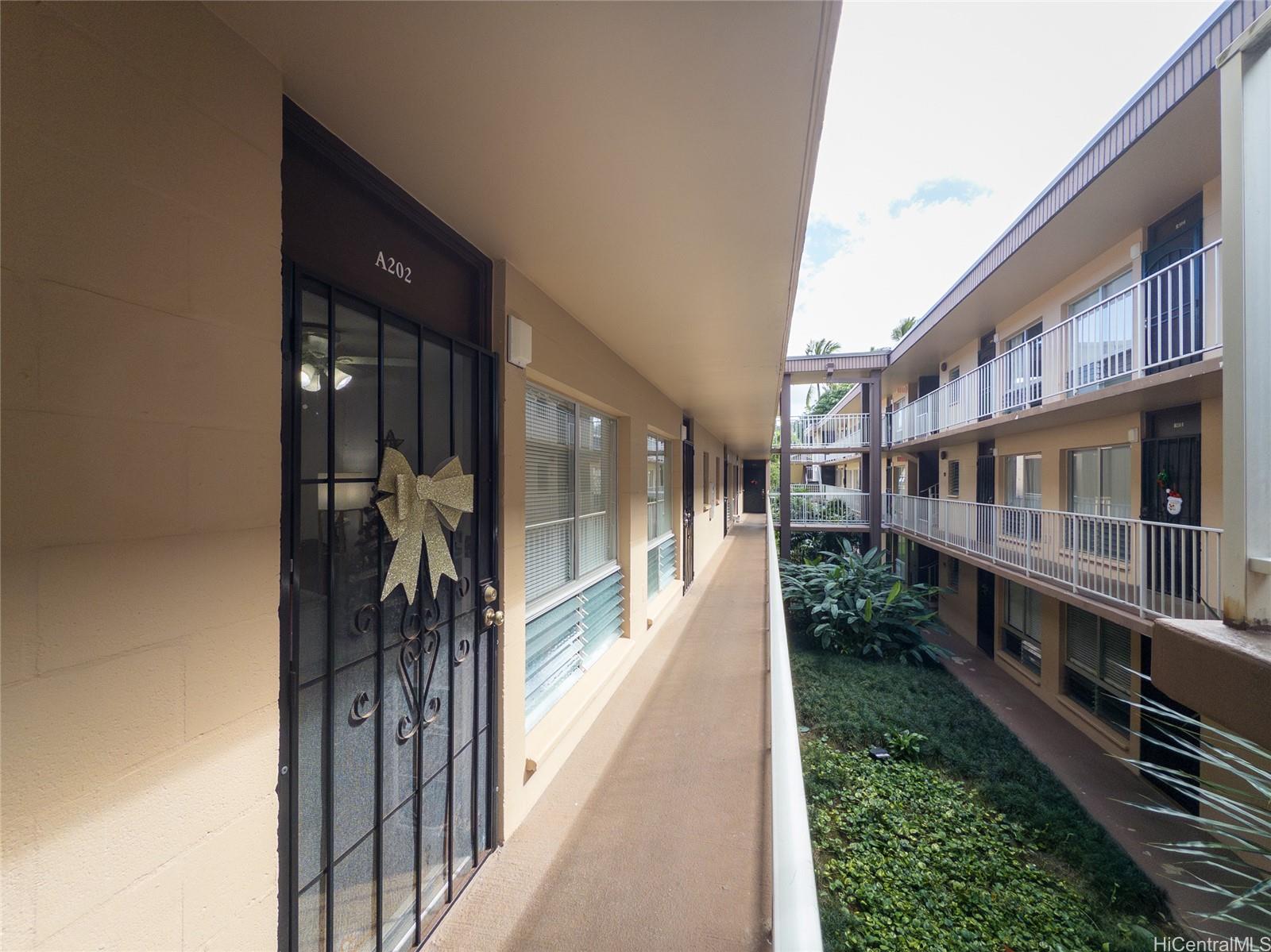 Kahaluu Gardens condo # A202, Kaneohe, Hawaii - photo 11 of 14