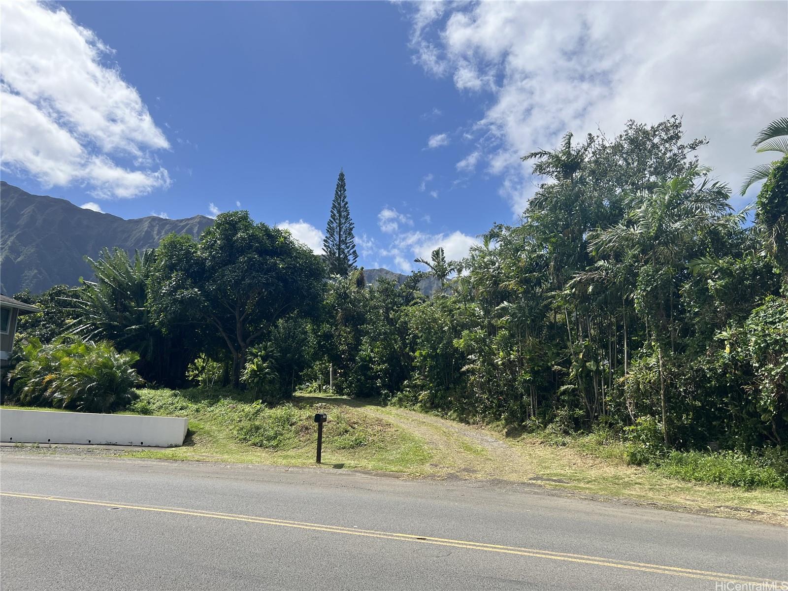47-427  Ahuimanu Pl Ahuimanu Area, Kaneohe home - photo 2 of 5