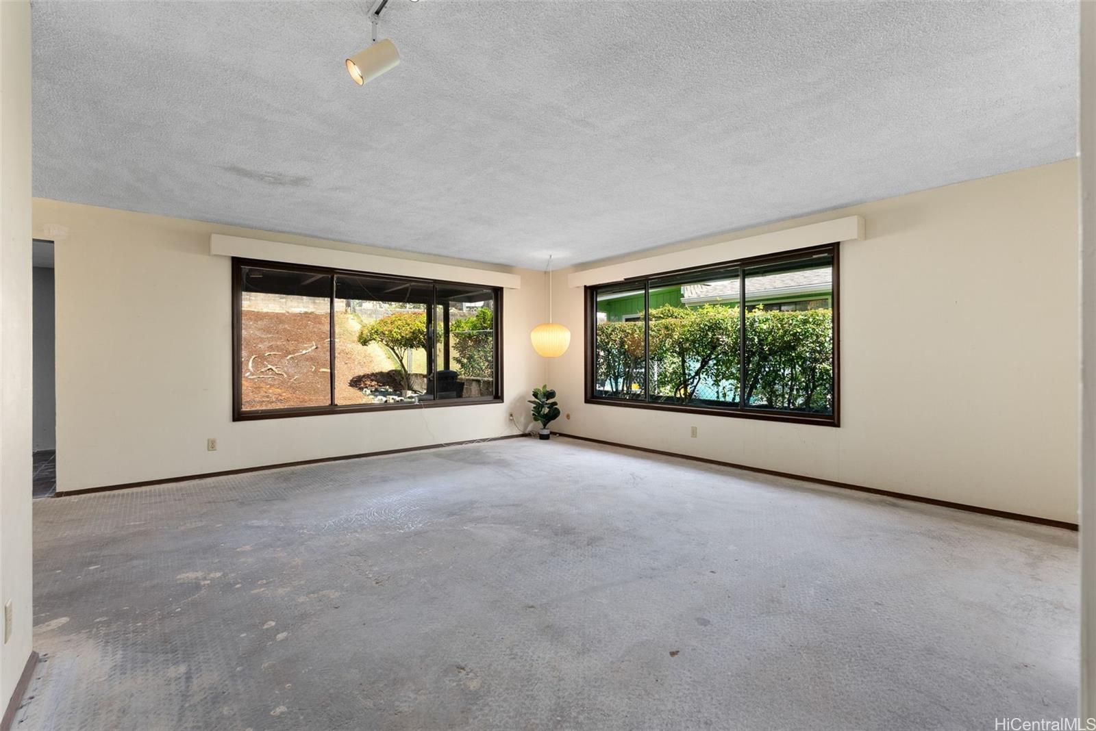 47-449  Aiai Place Ahuimanu Area, Kaneohe home - photo 6 of 25