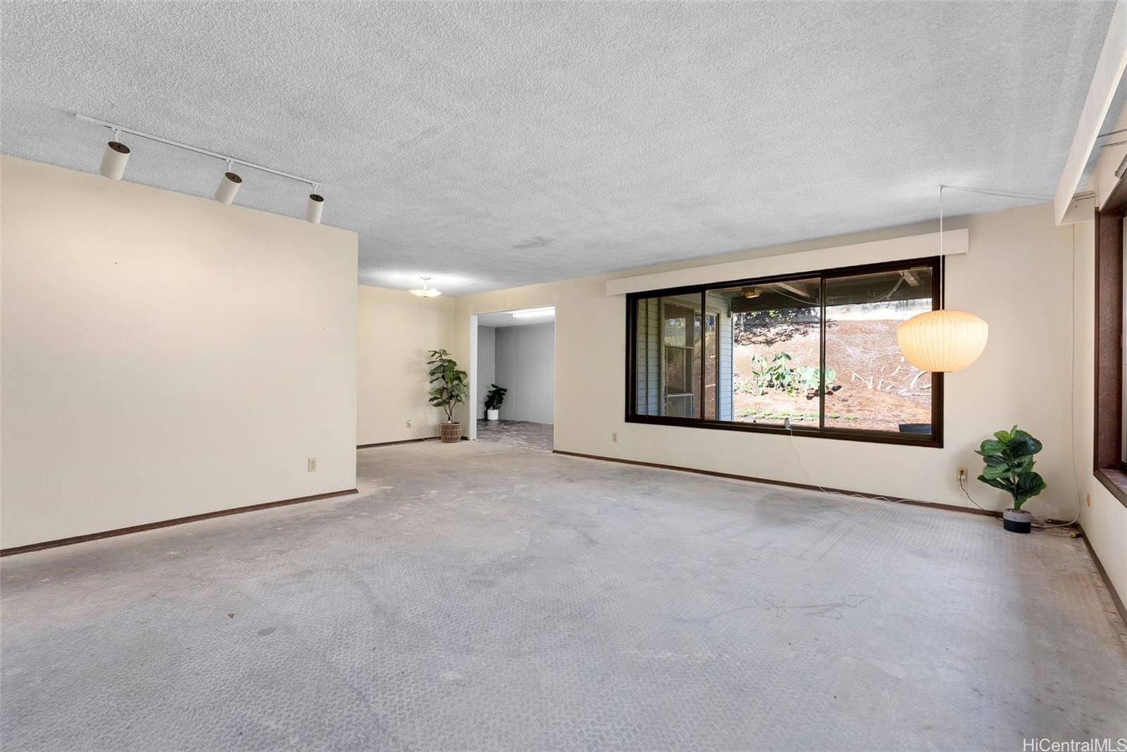 47-449  Aiai Place Ahuimanu Area, Kaneohe home - photo 7 of 25