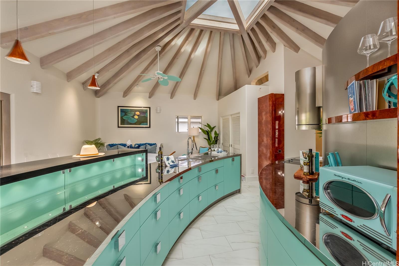 4745 Aukai Ave Honolulu - Multi-family - photo 2 of 25