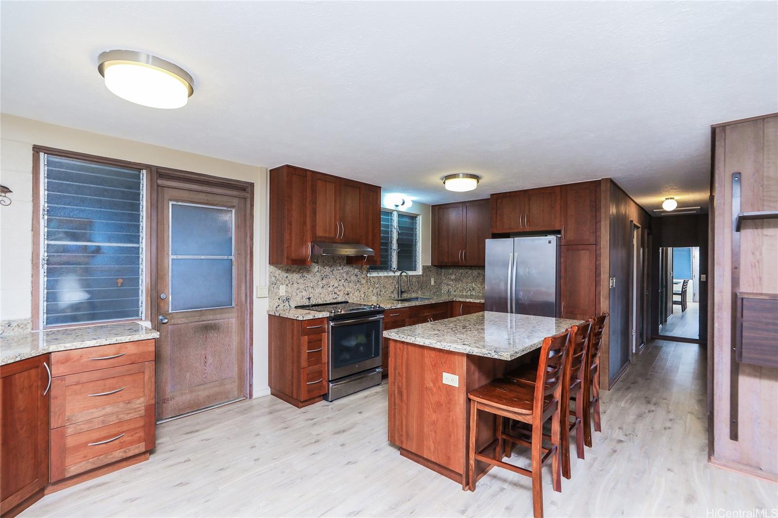 47-481  Ahulimanu Pl Ahuimanu Area, Kaneohe home - photo 4 of 23