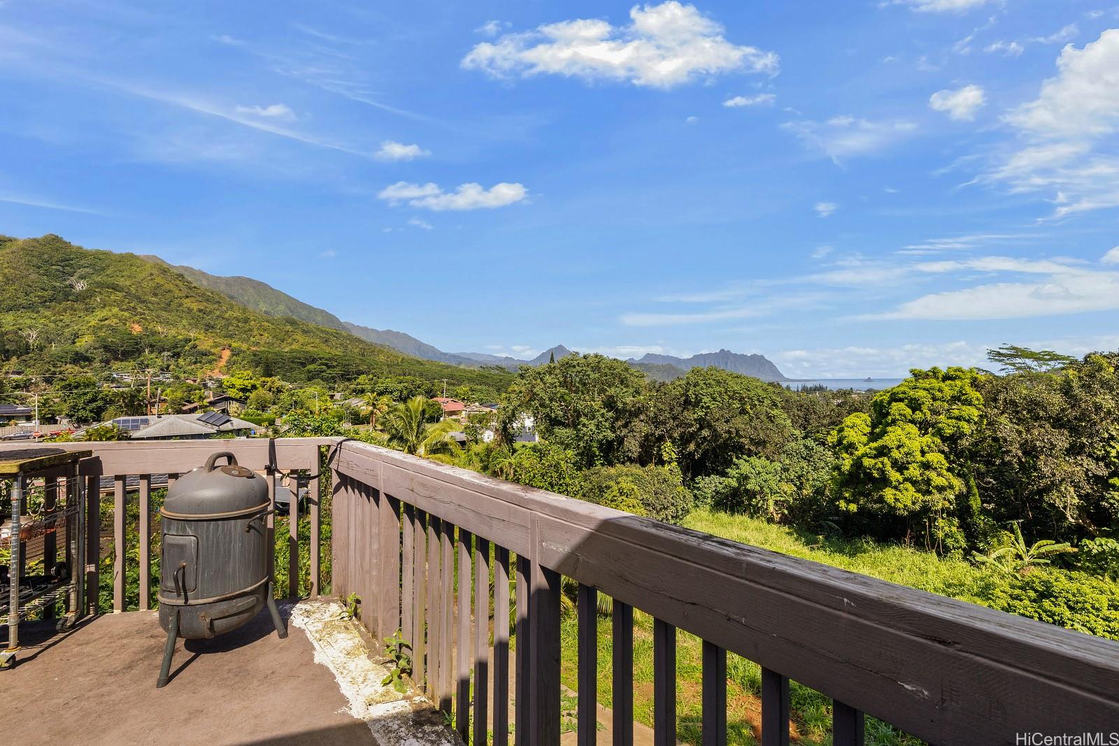 47-483  Pakai Place Ahuimanu Area, Kaneohe home - photo 4 of 24