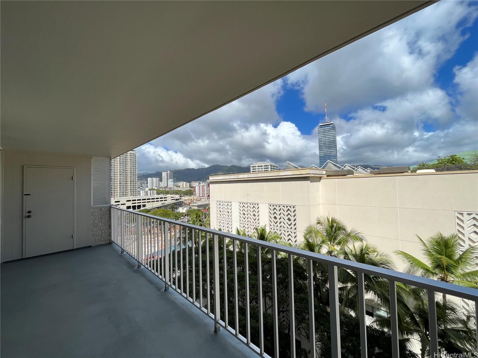 Atkinson Plaza condo # 1005, Honolulu, Hawaii - photo 12 of 17