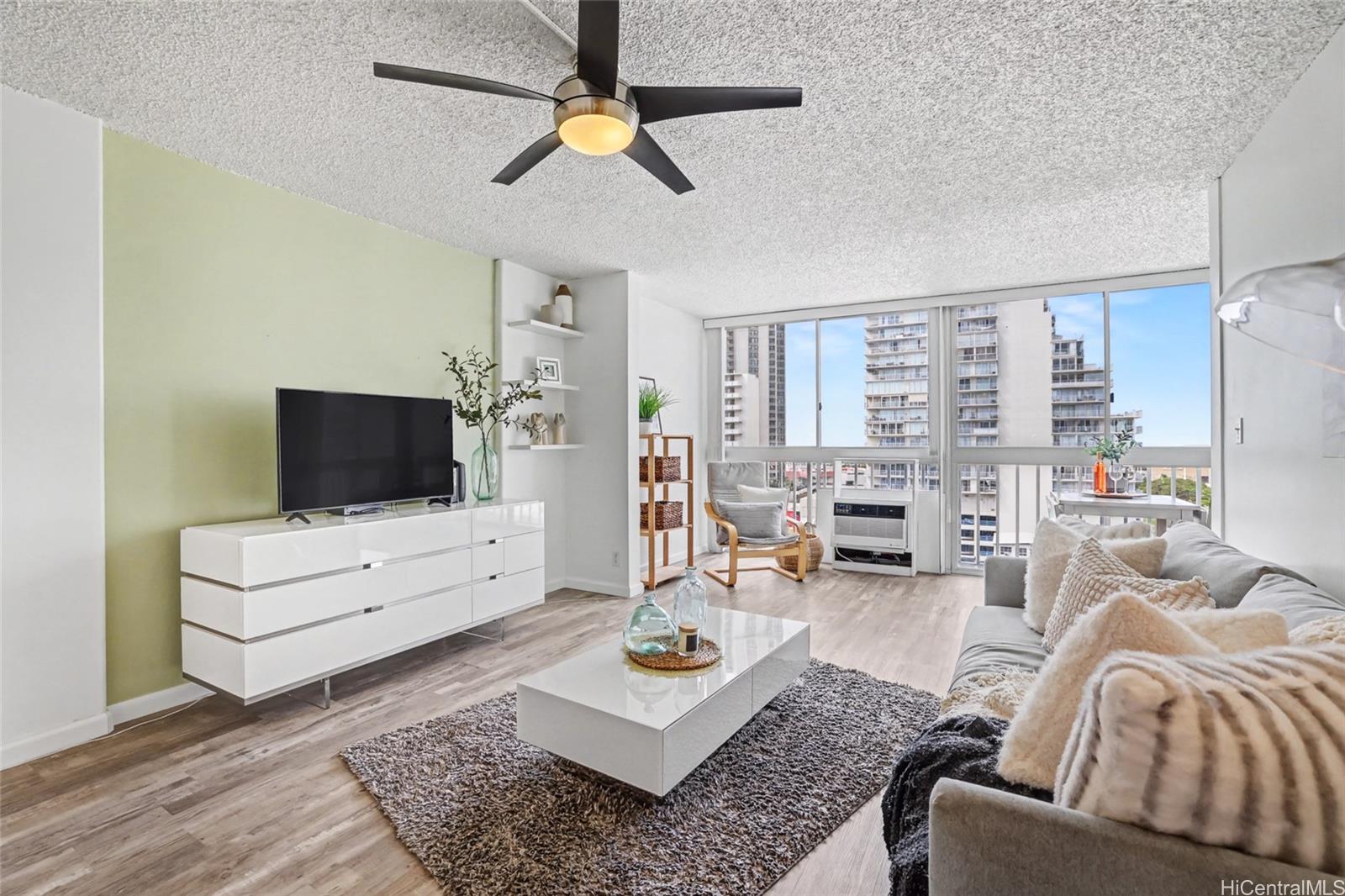 Atkinson Plaza condo # 1006, Honolulu, Hawaii - photo 2 of 21