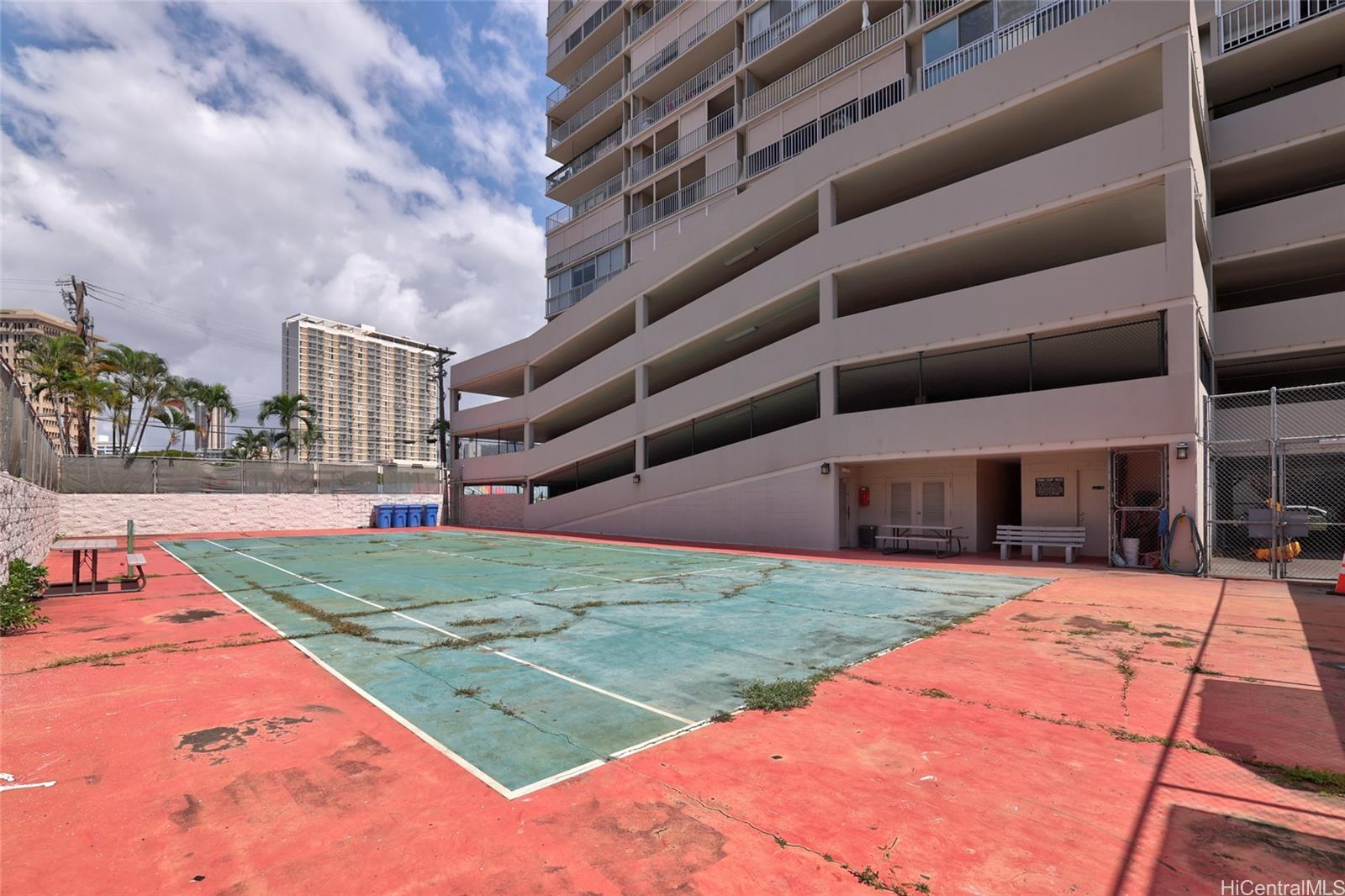 Atkinson Plaza condo # 1006, Honolulu, Hawaii - photo 20 of 21