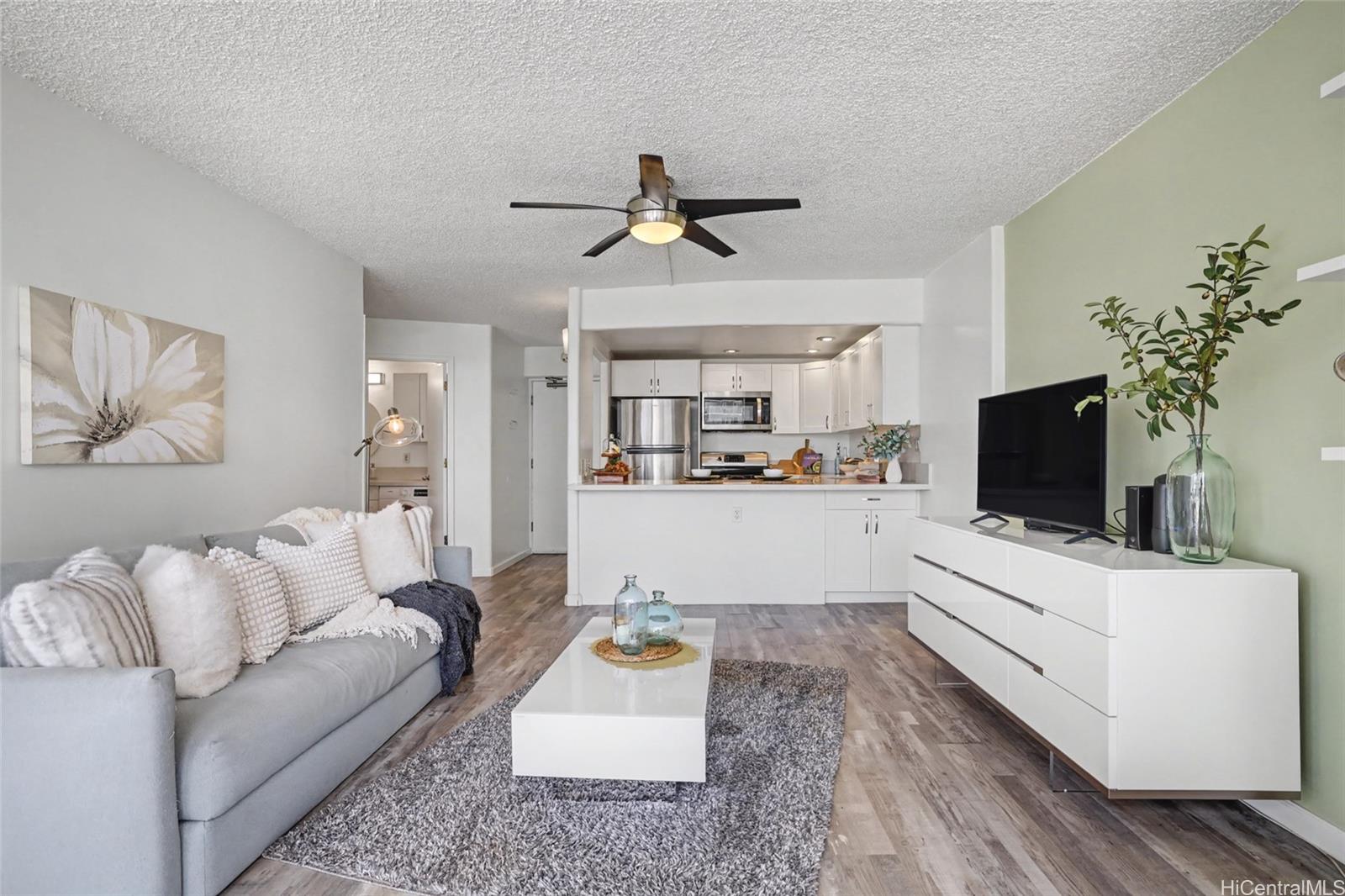 Atkinson Plaza condo # 1006, Honolulu, Hawaii - photo 3 of 21