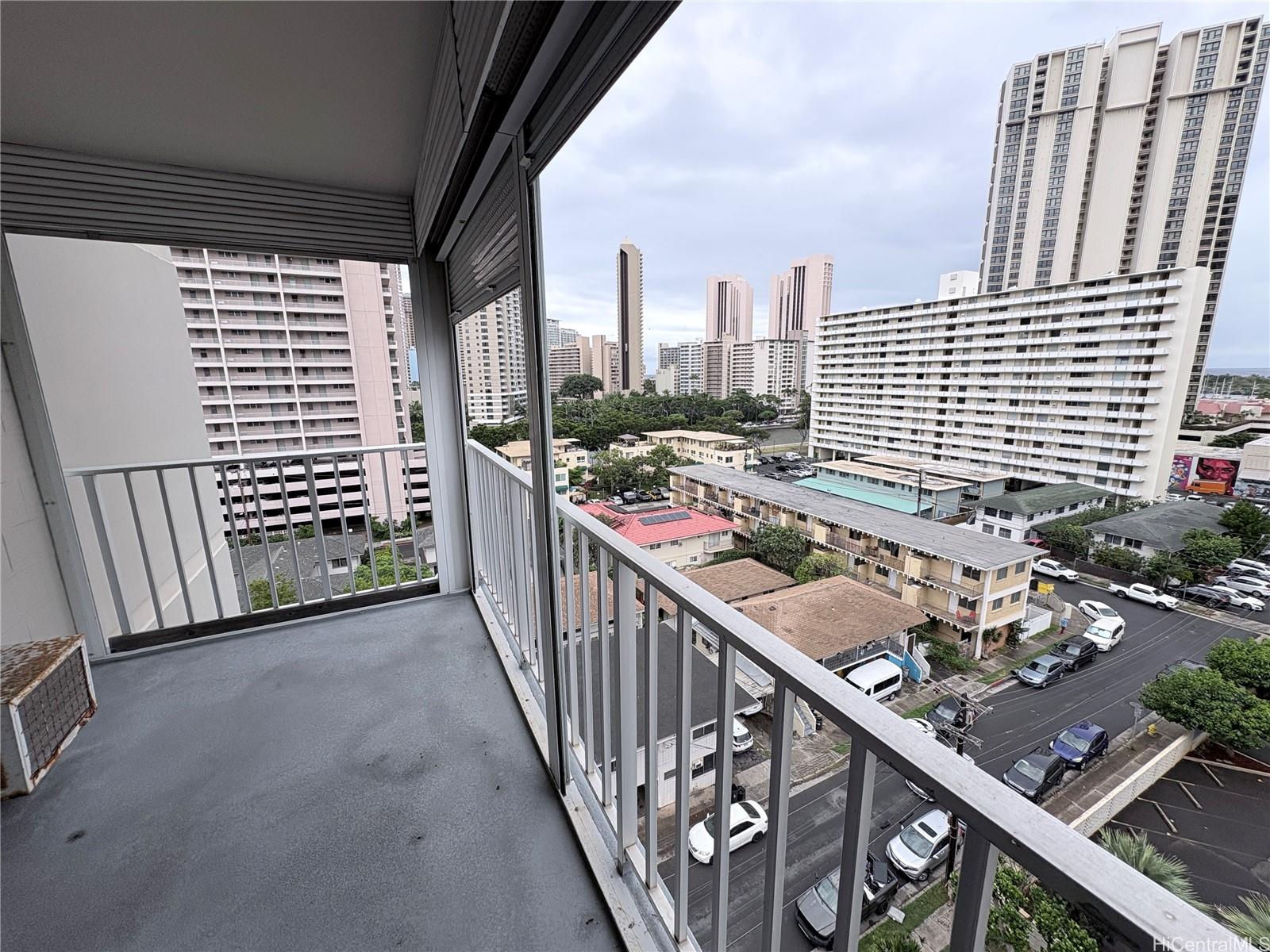 Atkinson Plaza condo # 1010, Honolulu, Hawaii - photo 2 of 9
