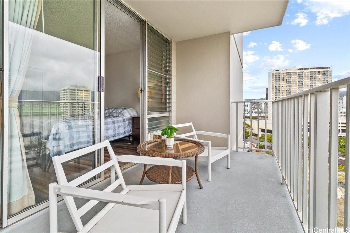 Atkinson Plaza condo # 1101, Honolulu, Hawaii - photo 13 of 25