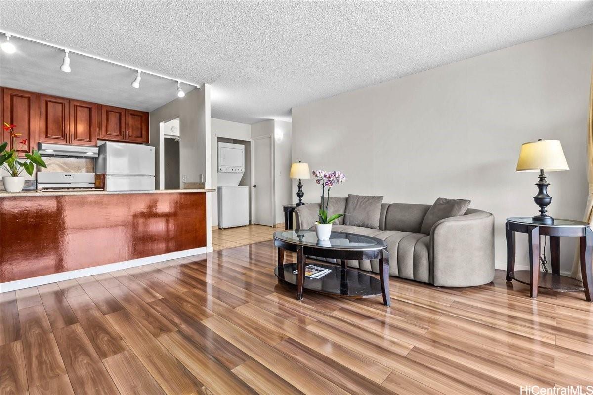 Atkinson Plaza condo # 1101, Honolulu, Hawaii - photo 3 of 25