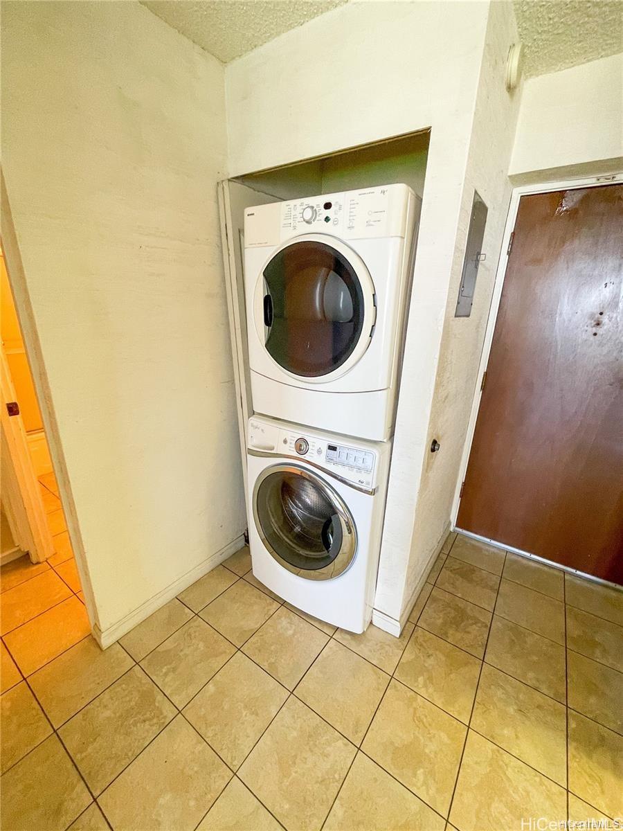 Atkinson Plaza condo # 1410, Honolulu, Hawaii - photo 4 of 8